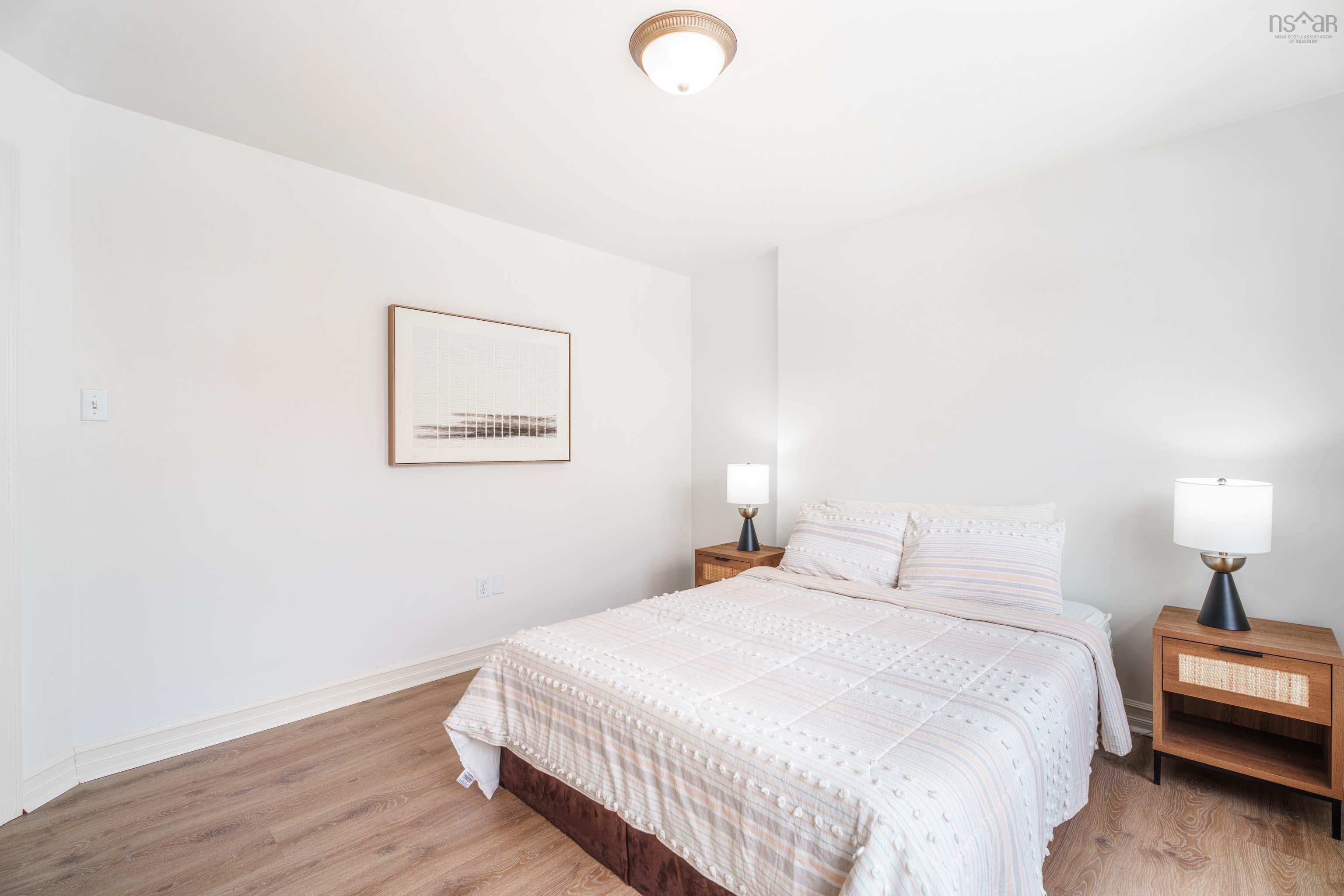 $889,900.00: 15 Kingsbury Way, Bedford