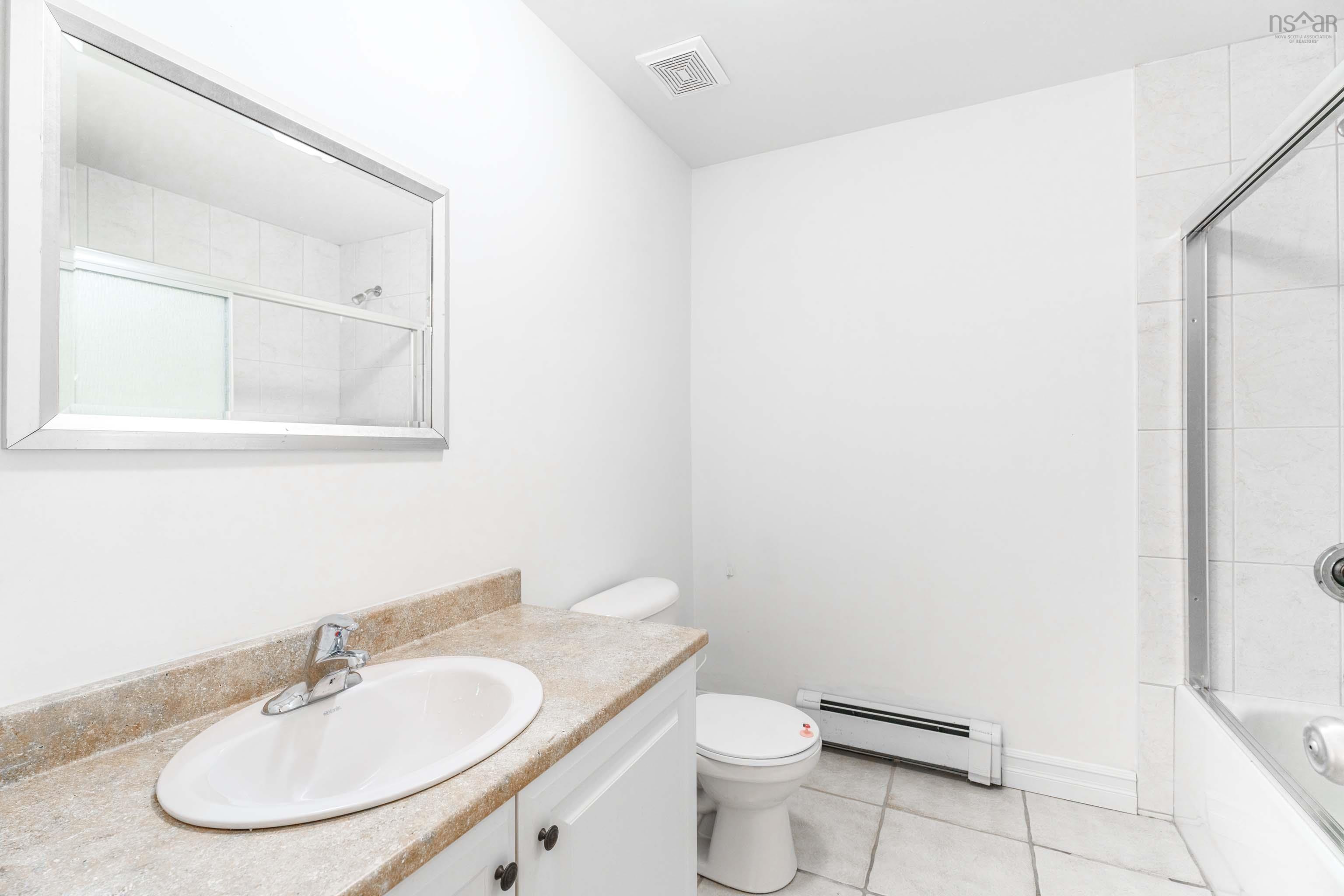 $889,900.00: 15 Kingsbury Way, Bedford