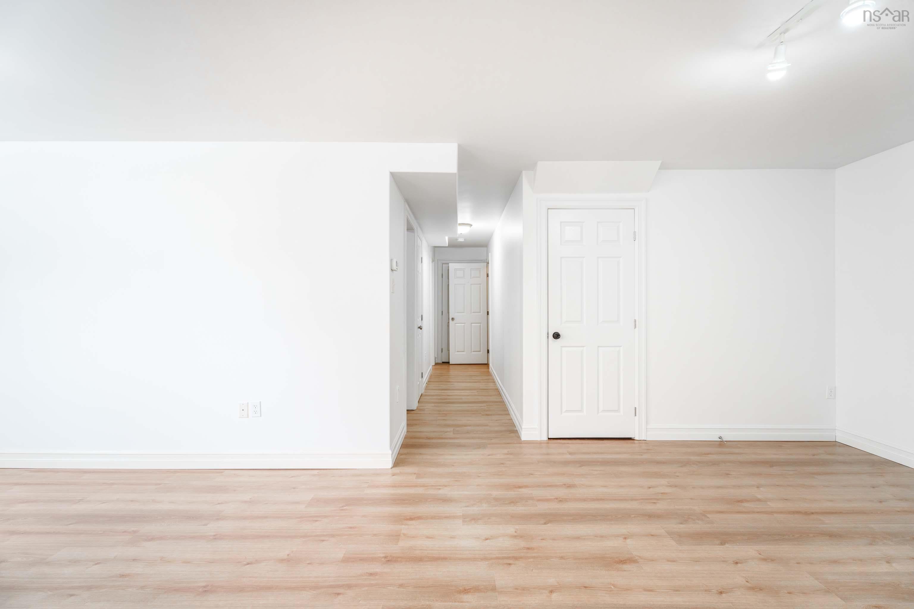 $889,900.00: 15 Kingsbury Way, Bedford