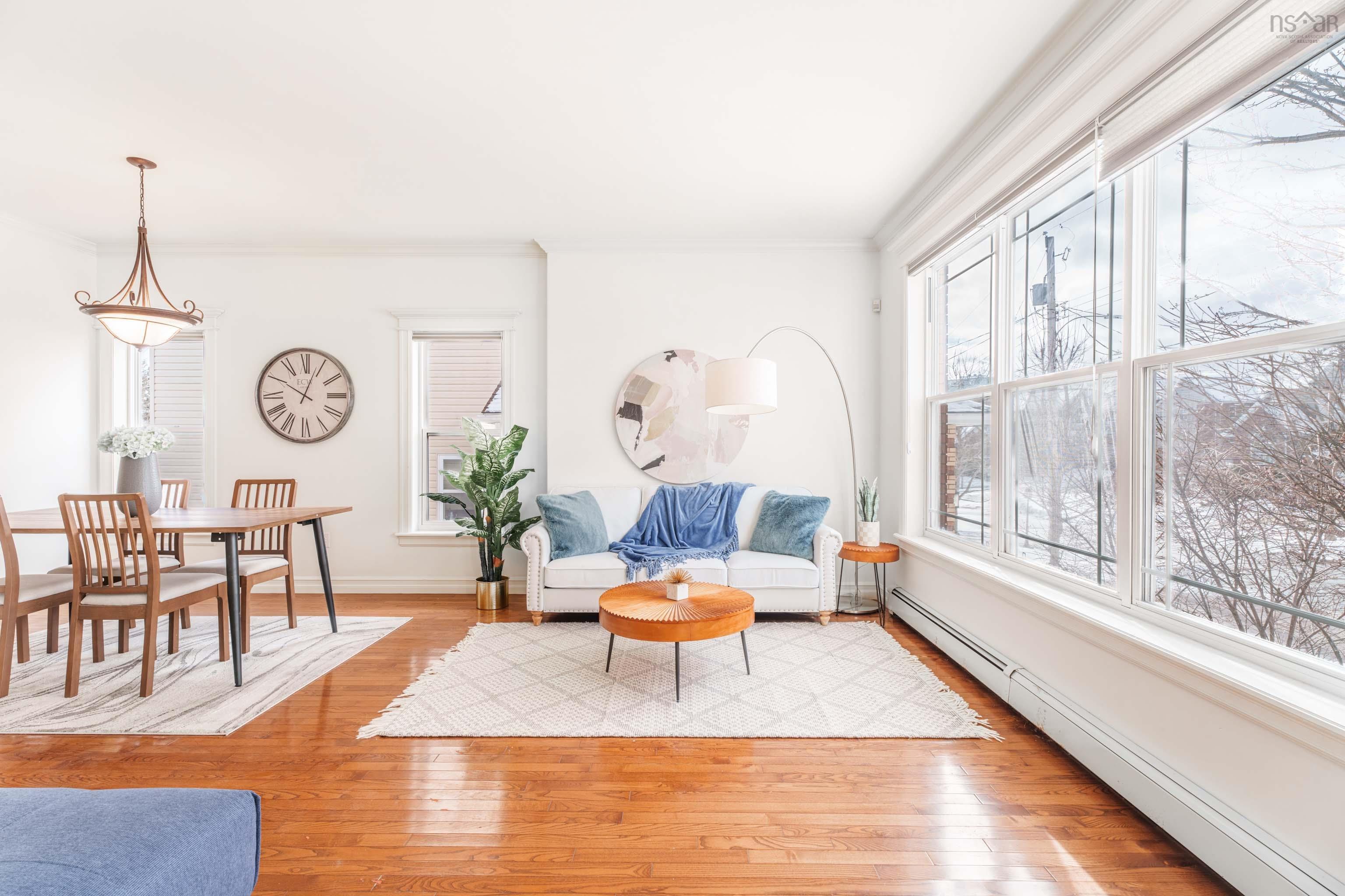 $889,900.00: 15 Kingsbury Way, Bedford