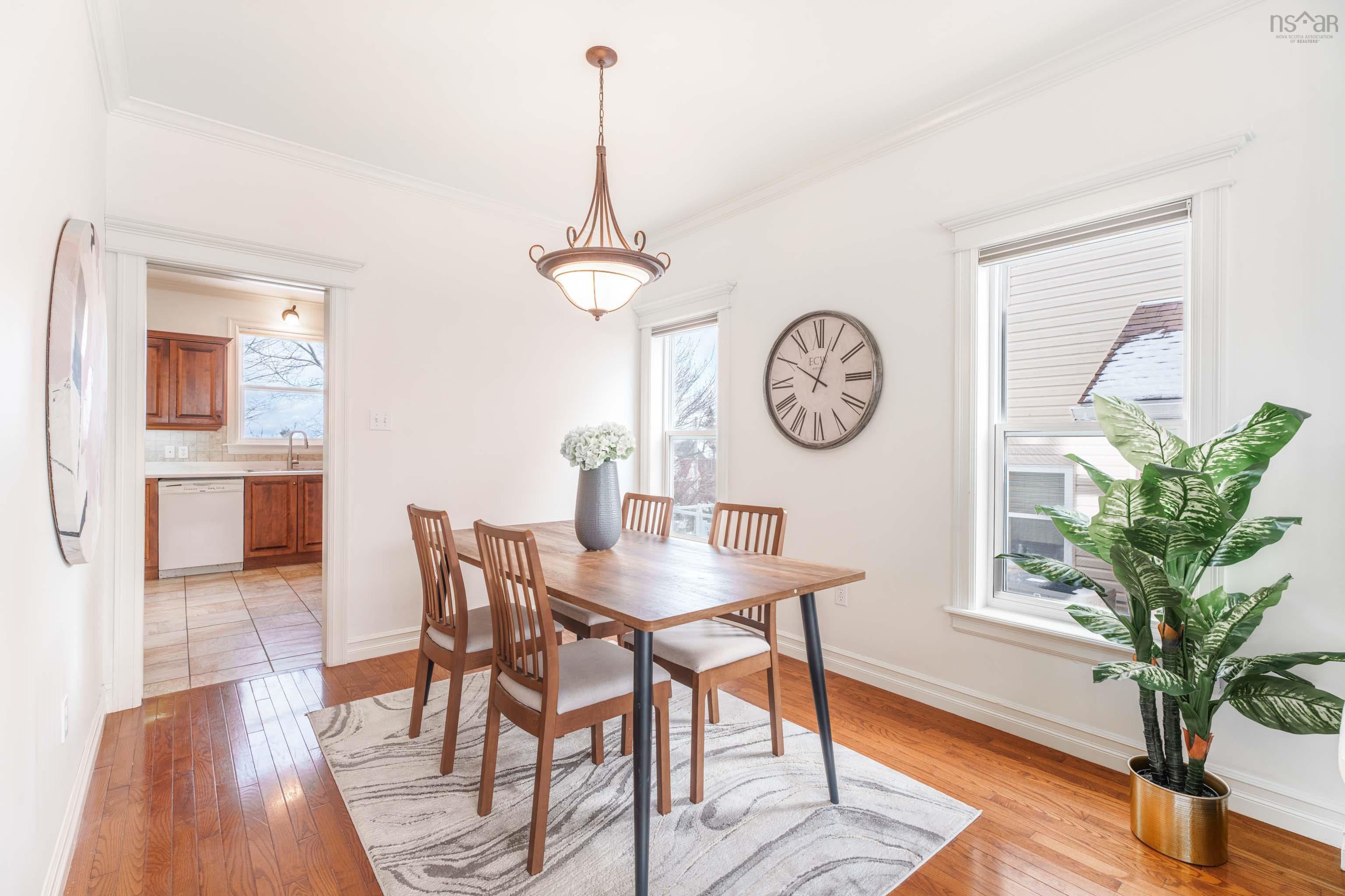 $889,900.00: 15 Kingsbury Way, Bedford