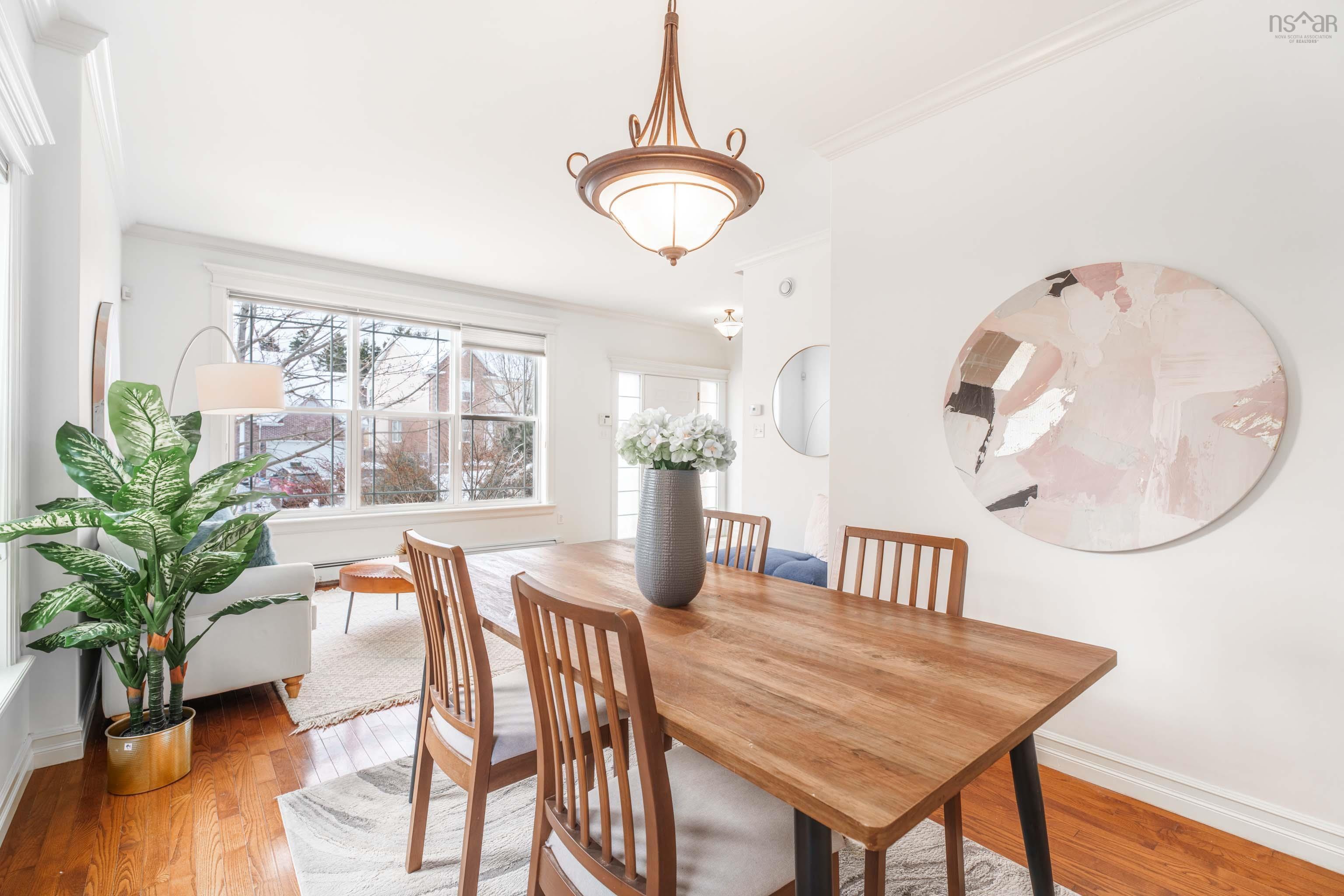 $889,900.00: 15 Kingsbury Way, Bedford