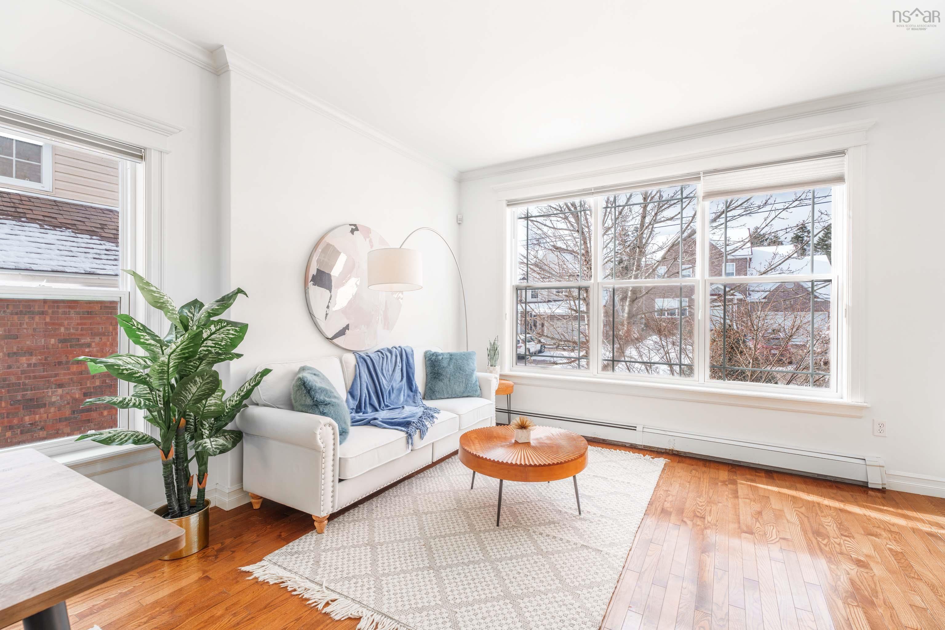 $889,900.00: 15 Kingsbury Way, Bedford