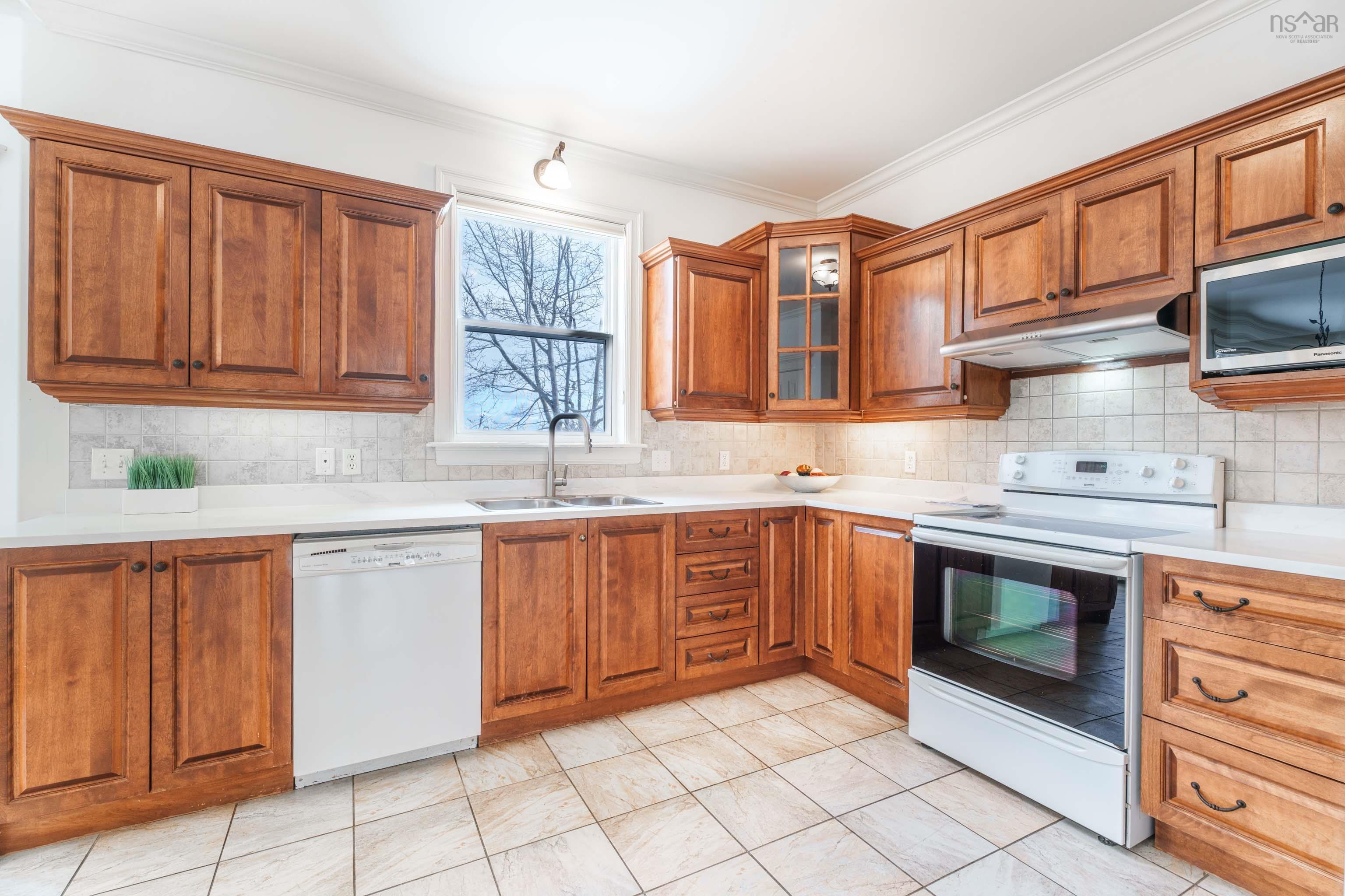 $889,900.00: 15 Kingsbury Way, Bedford