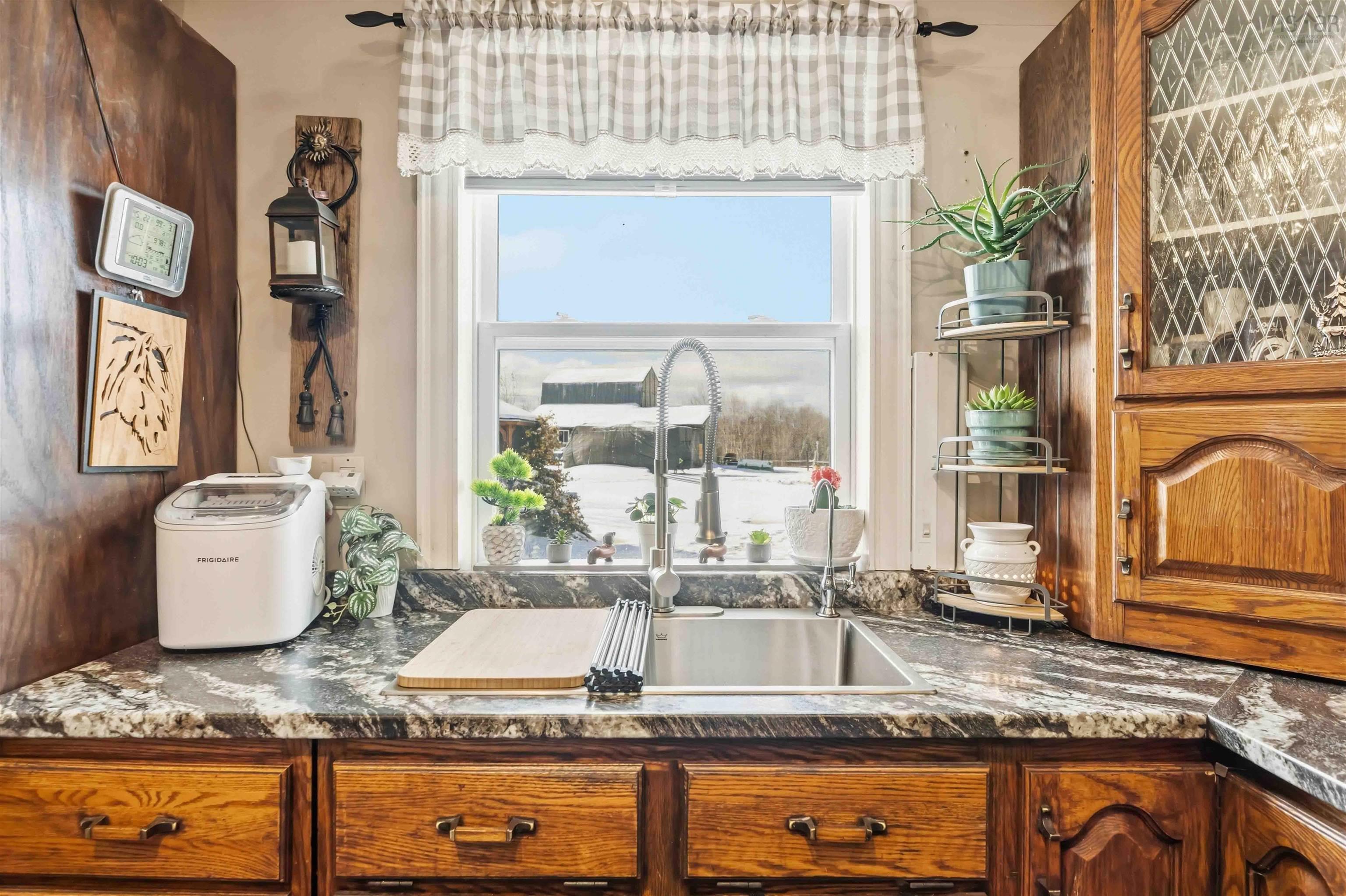 $779,900.00: 251 Ben Jackson Road, Hants Border