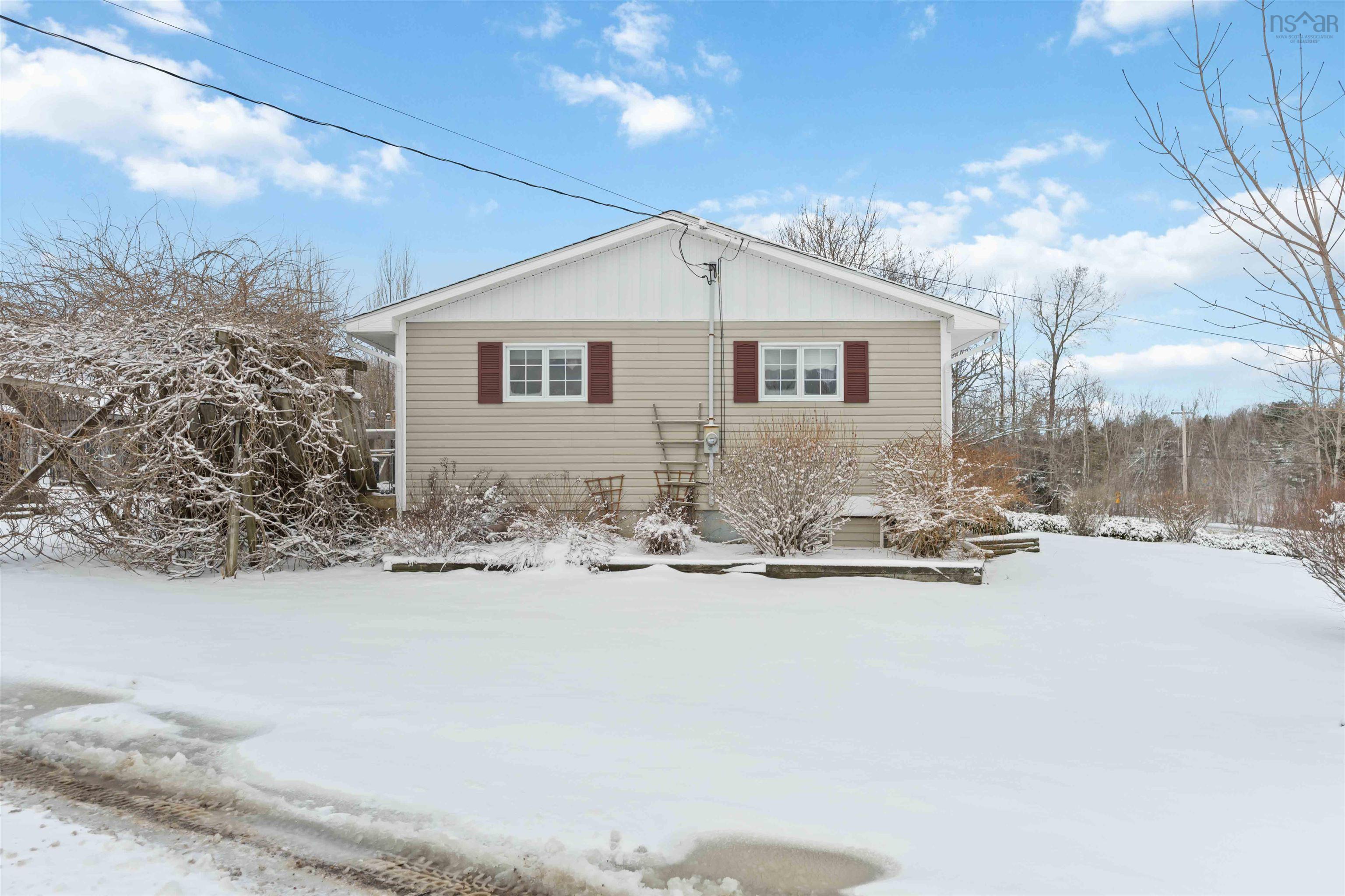 $779,900.00: 251 Ben Jackson Road, Hants Border