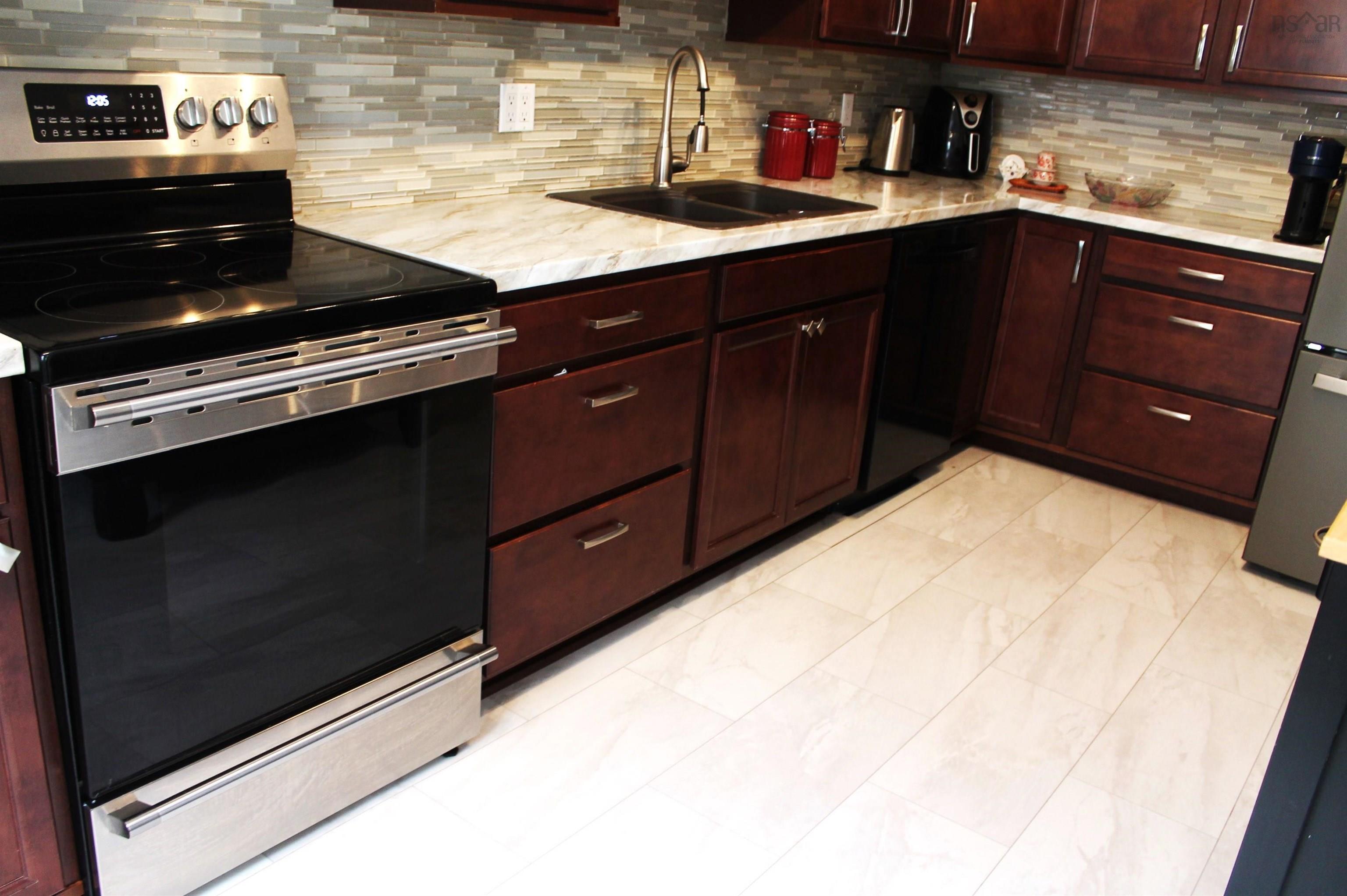 $599,000.00: 87 Lincoln Cross, Halifax