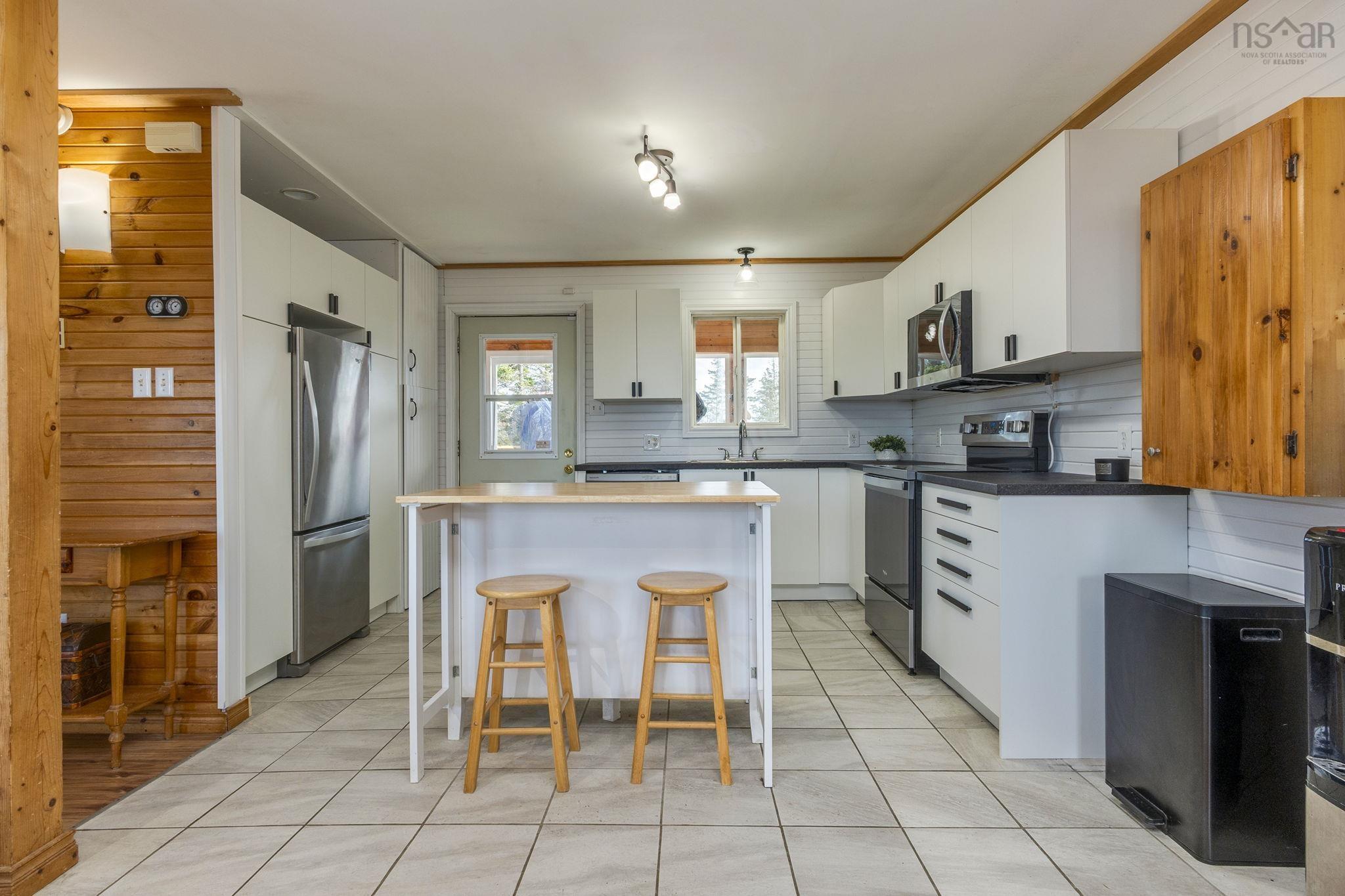 $579,000.00: 2741 Ostrea Lake Road, Musquodoboit Harbour