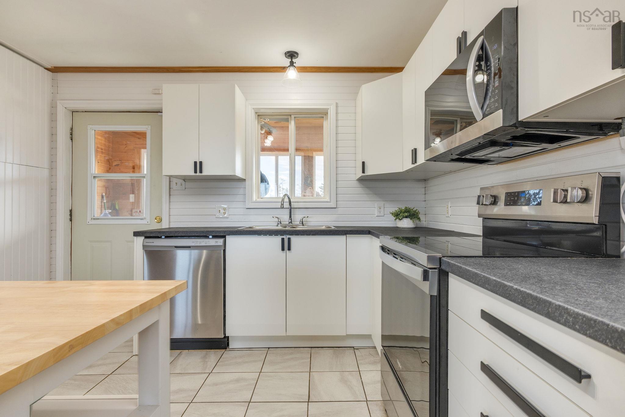 $579,000.00: 2741 Ostrea Lake Road, Musquodoboit Harbour