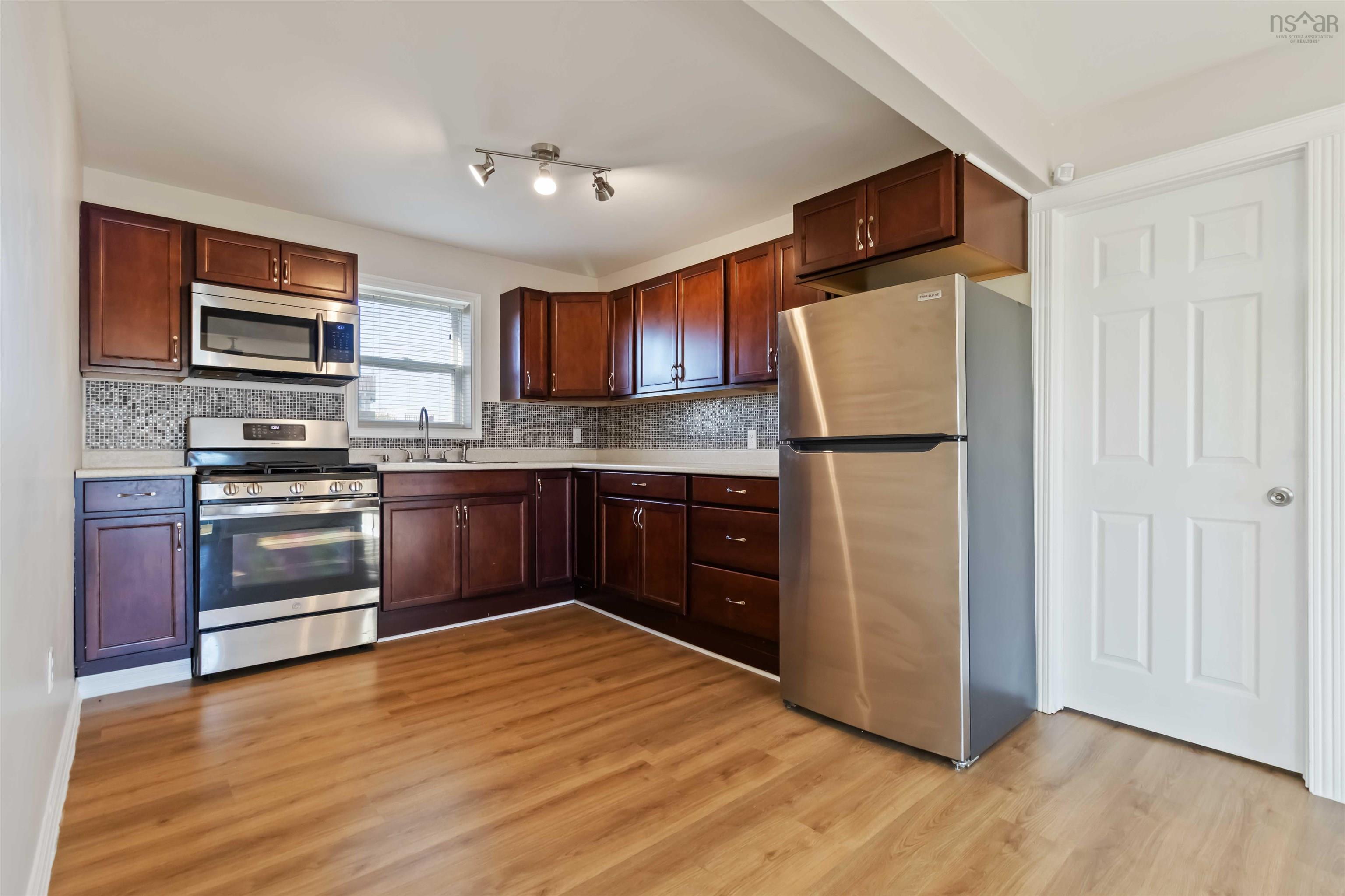 $587,900.00: 78 West Dover Road, West Dover