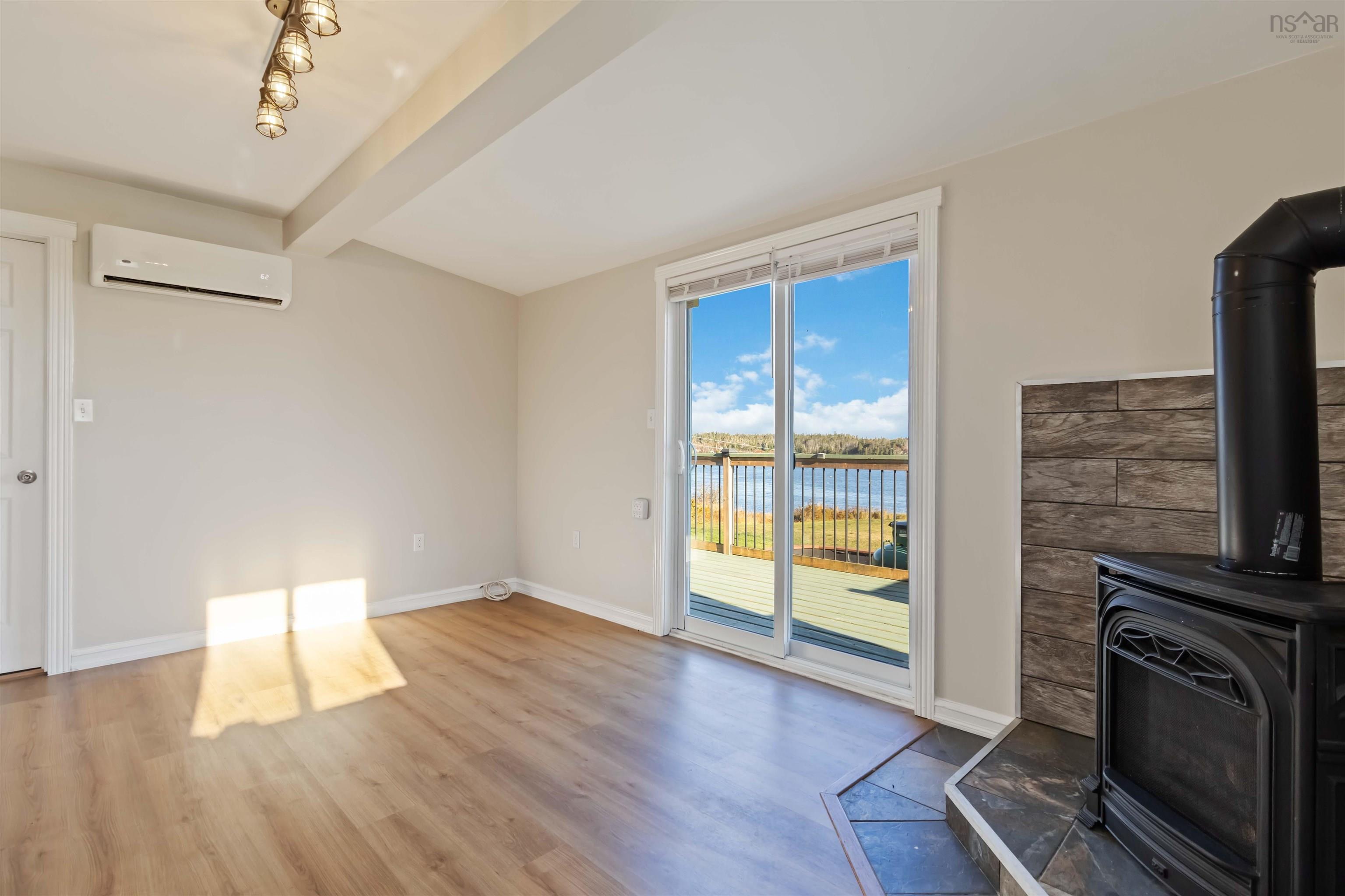 $587,900.00: 78 West Dover Road, West Dover