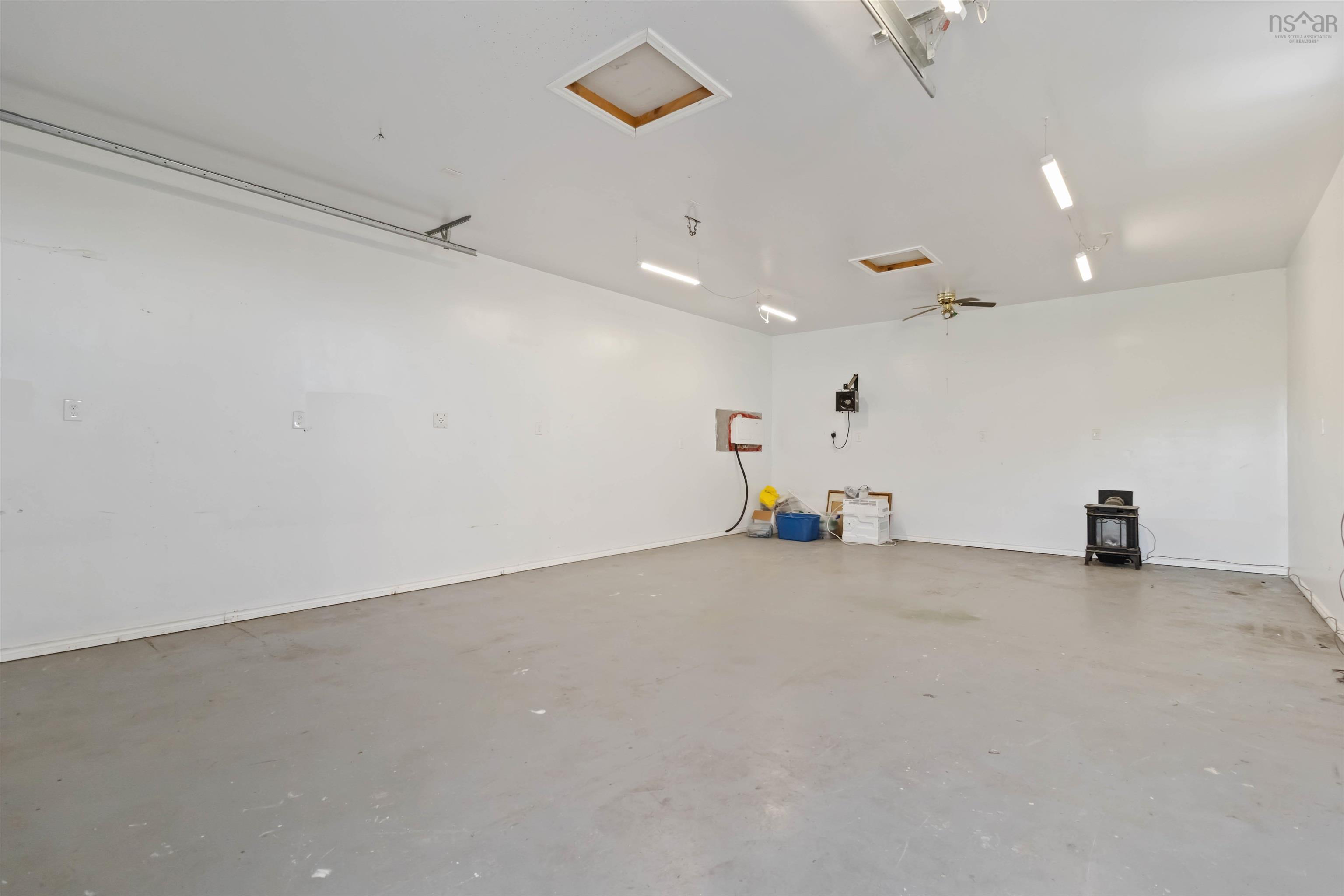 $587,900.00: 78 West Dover Road, West Dover