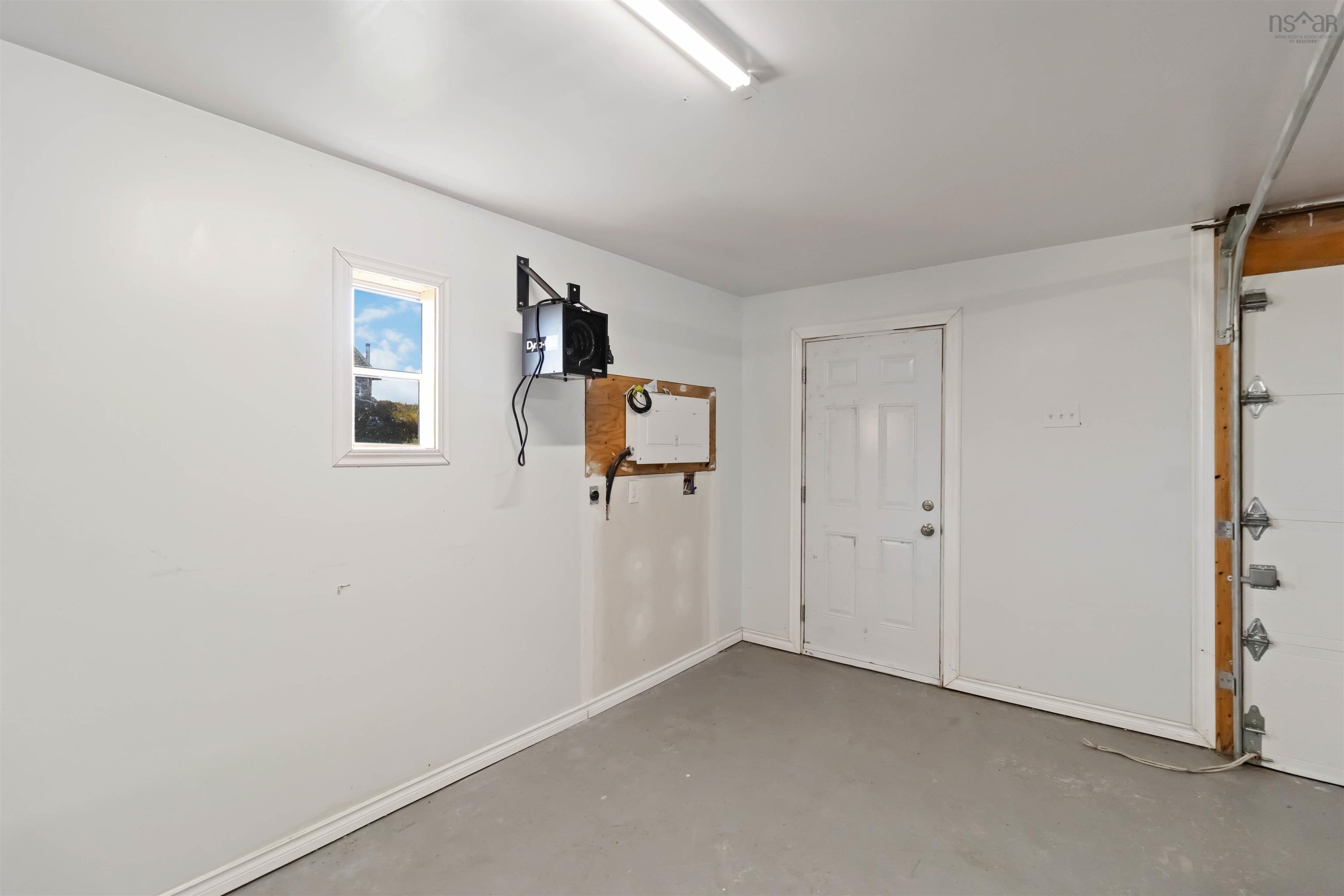 $587,900.00: 78 West Dover Road, West Dover