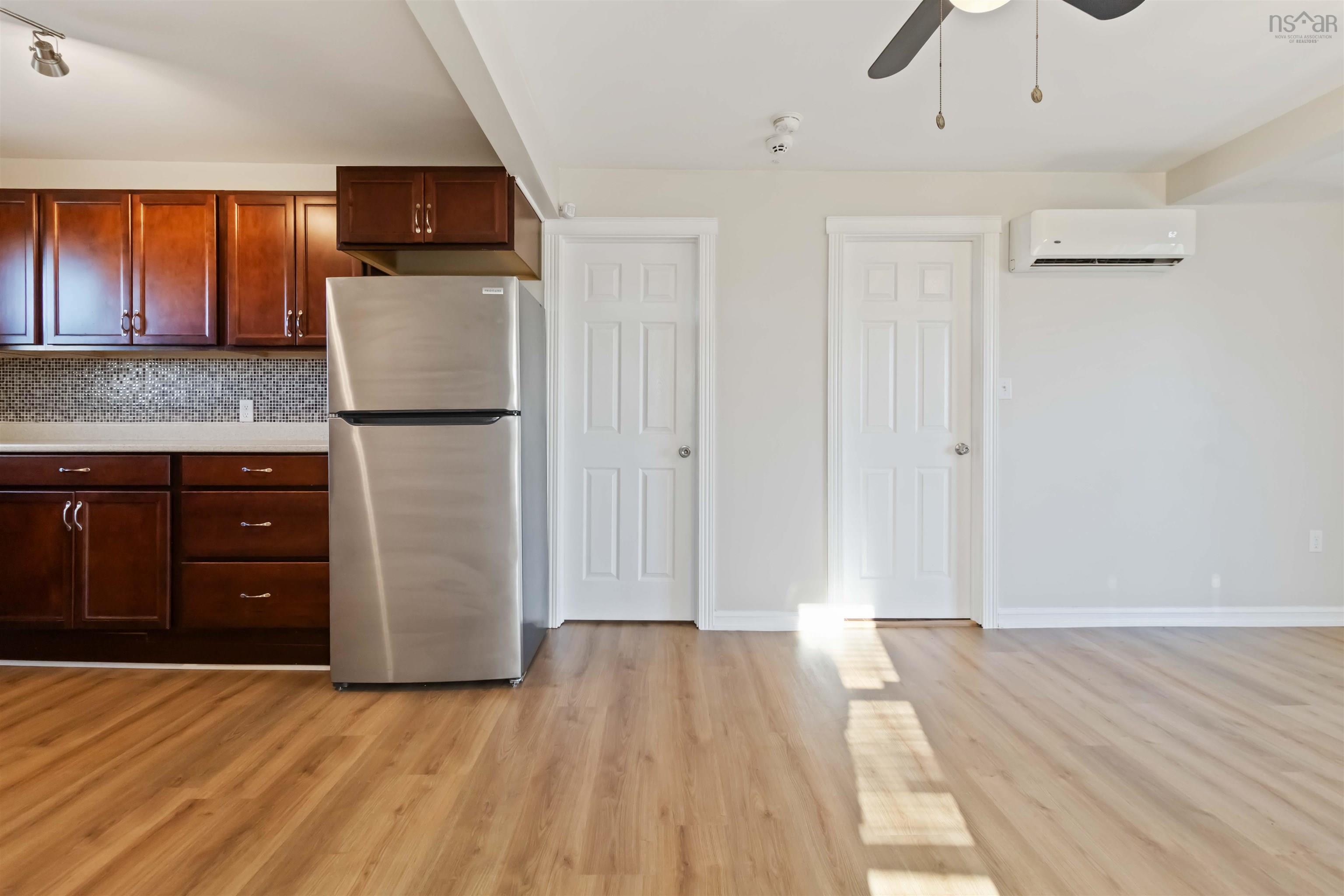 $587,900.00: 78 West Dover Road, West Dover