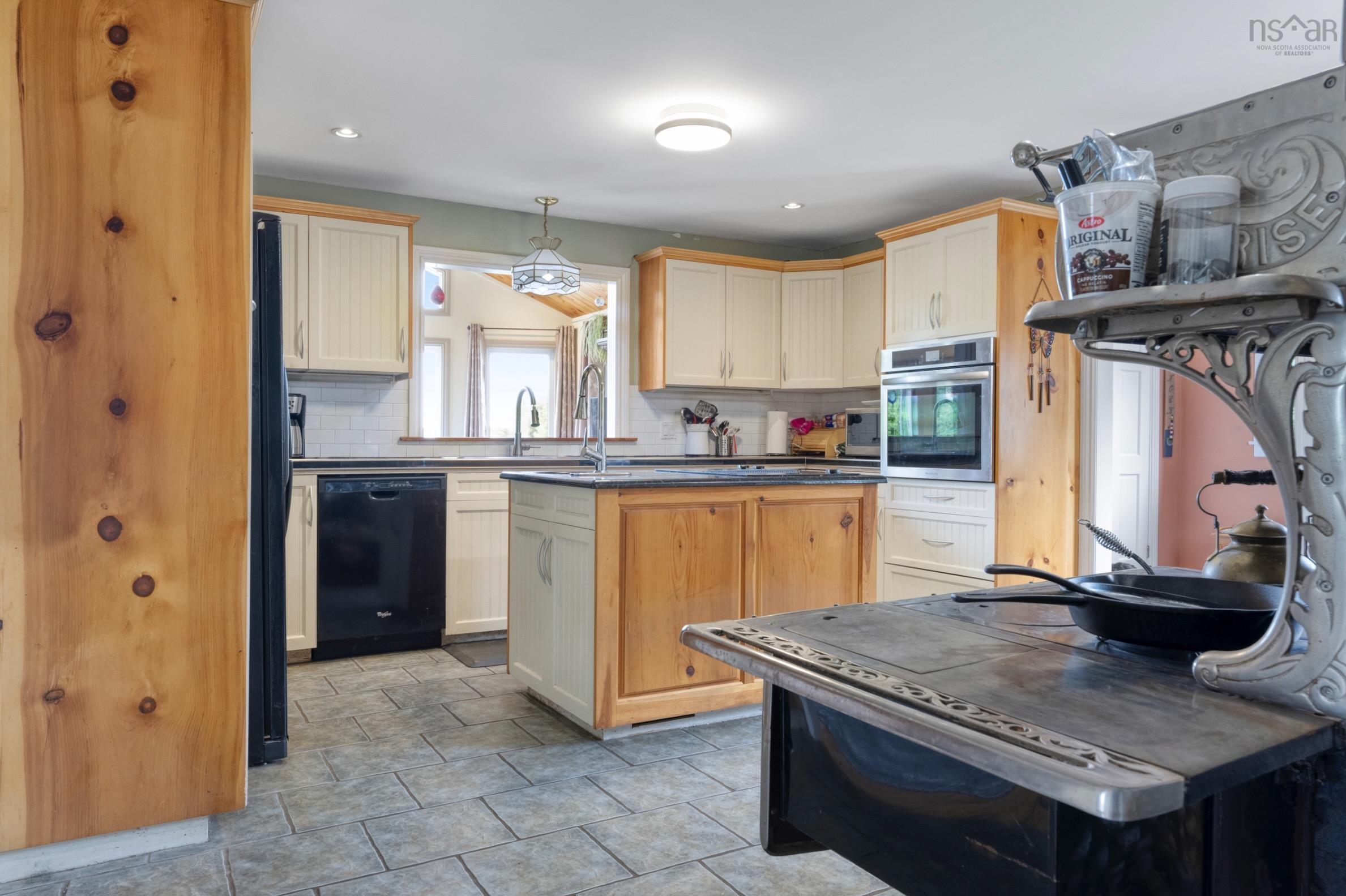 $825,000.00: 90 Orchard Heights, Maders Cove