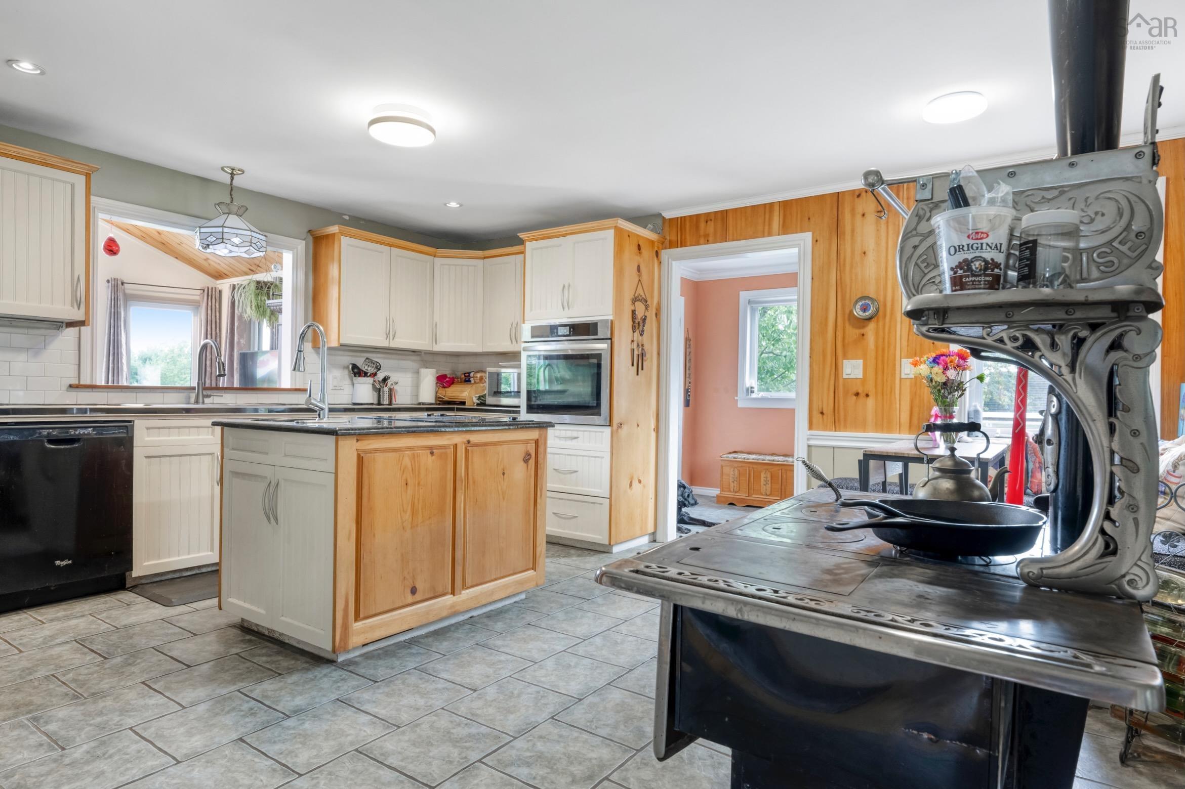 $825,000.00: 90 Orchard Heights, Maders Cove