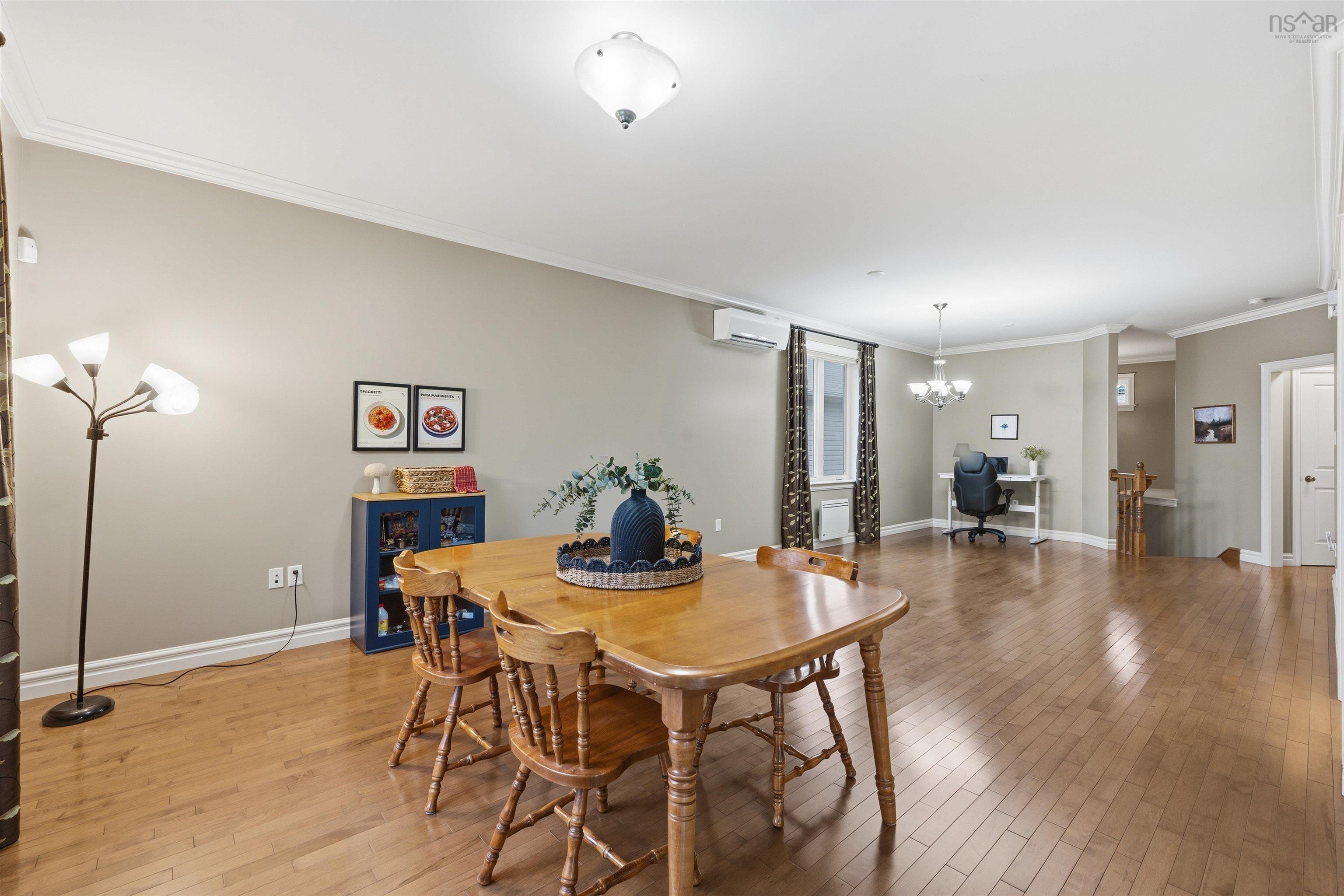 $724,900.00: 11 Stockton Ridge, Bedford