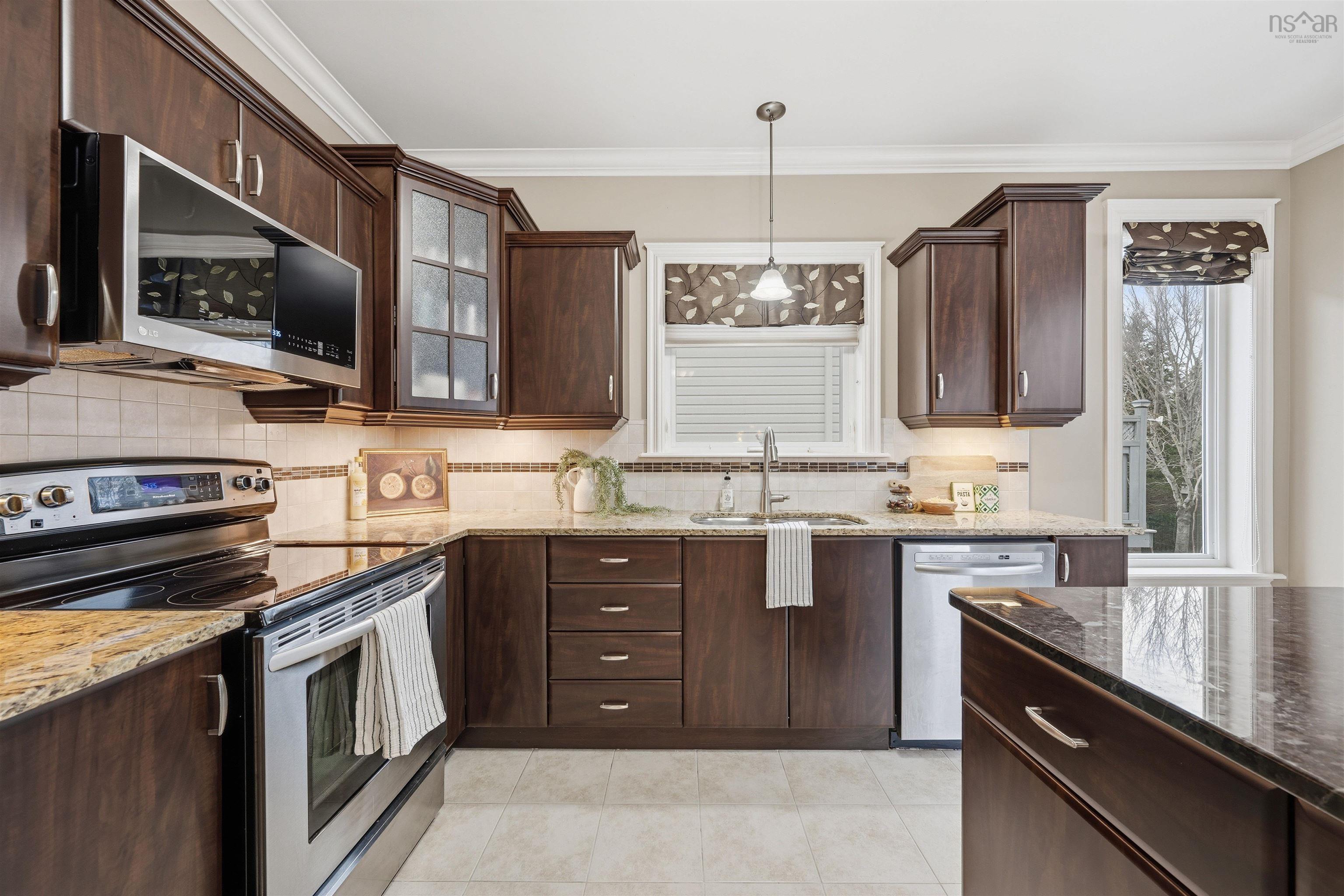 $724,900.00: 11 Stockton Ridge, Bedford