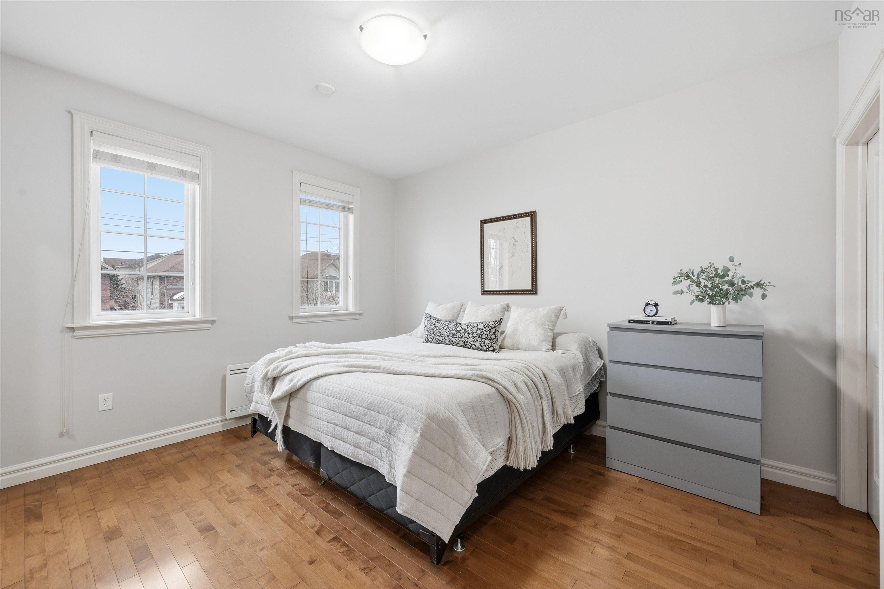 $724,900.00: 11 Stockton Ridge, Bedford