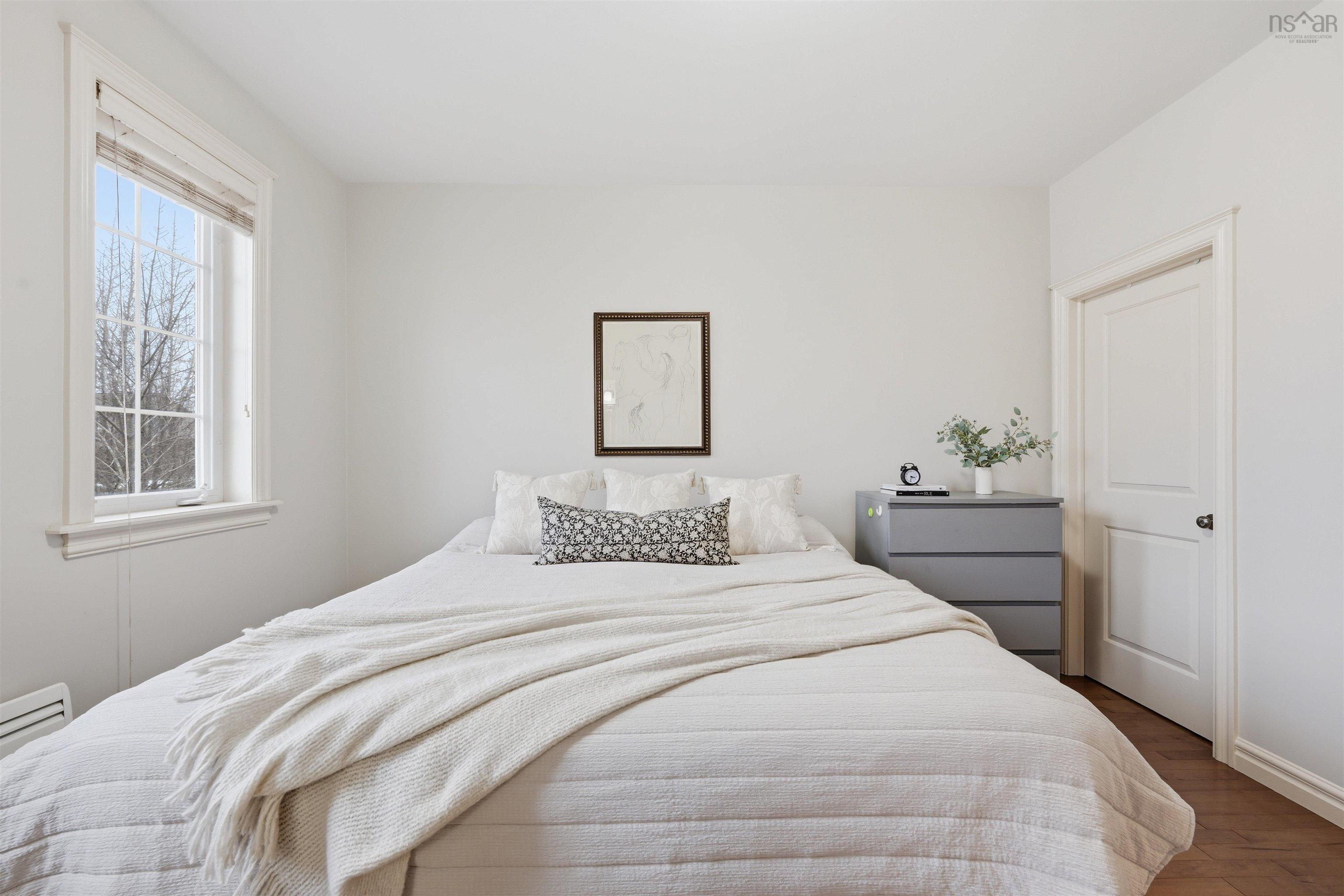 $724,900.00: 11 Stockton Ridge, Bedford