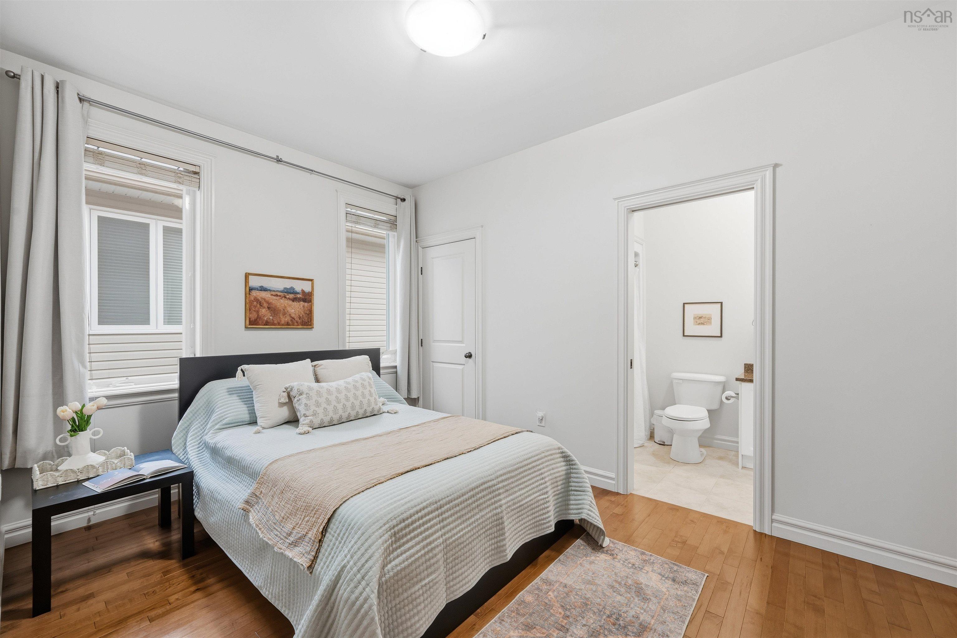 $724,900.00: 11 Stockton Ridge, Bedford