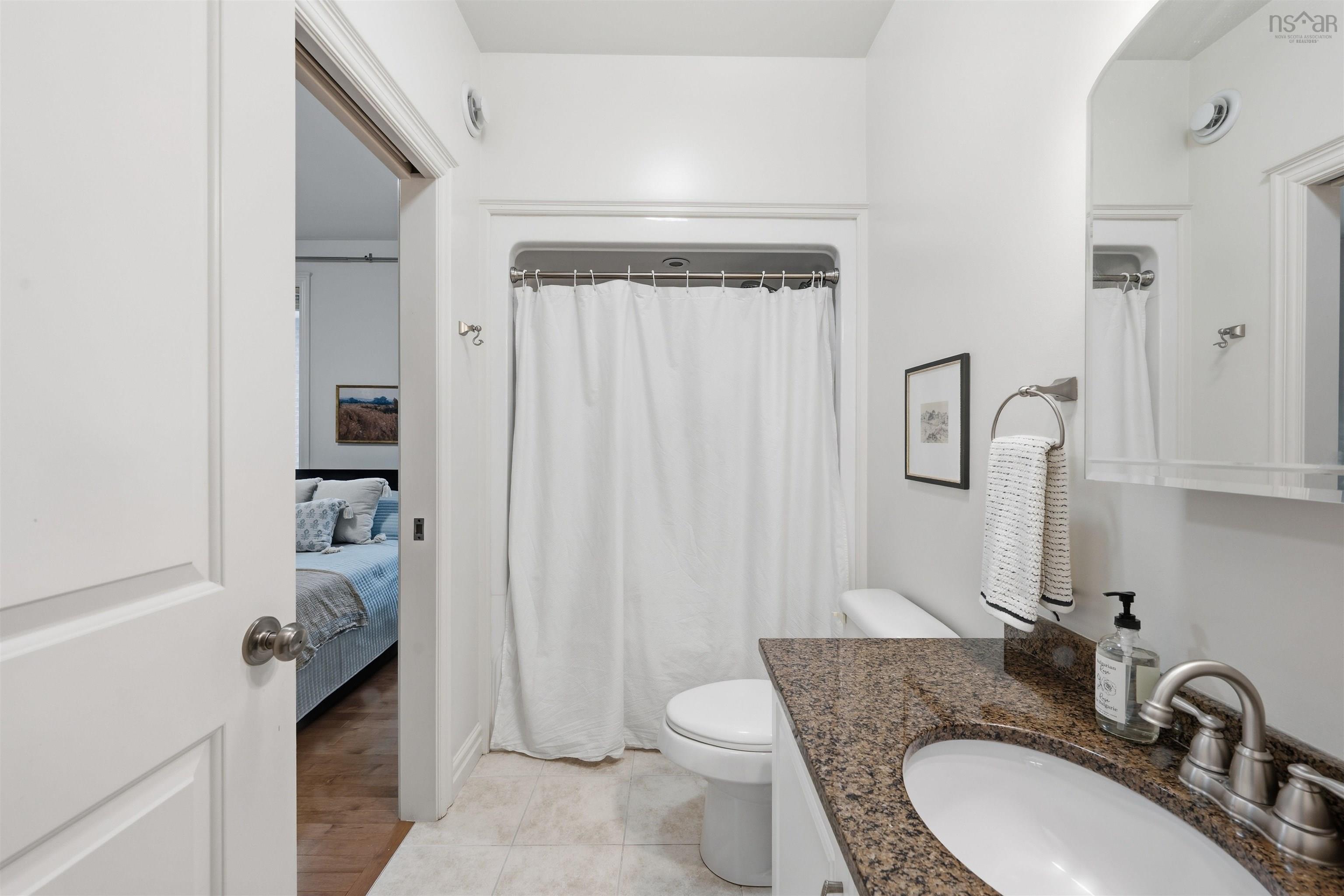 $724,900.00: 11 Stockton Ridge, Bedford