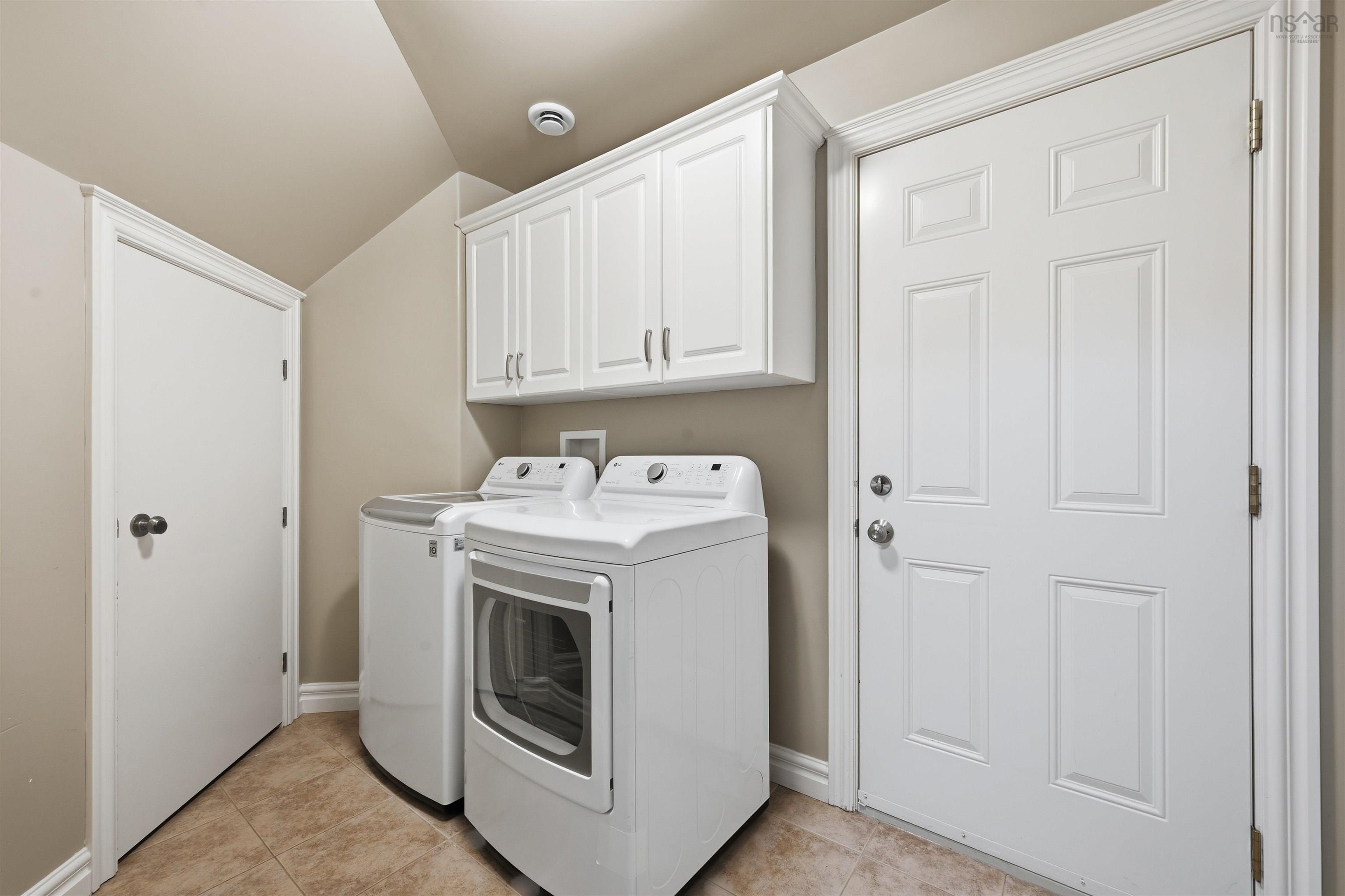 $724,900.00: 11 Stockton Ridge, Bedford