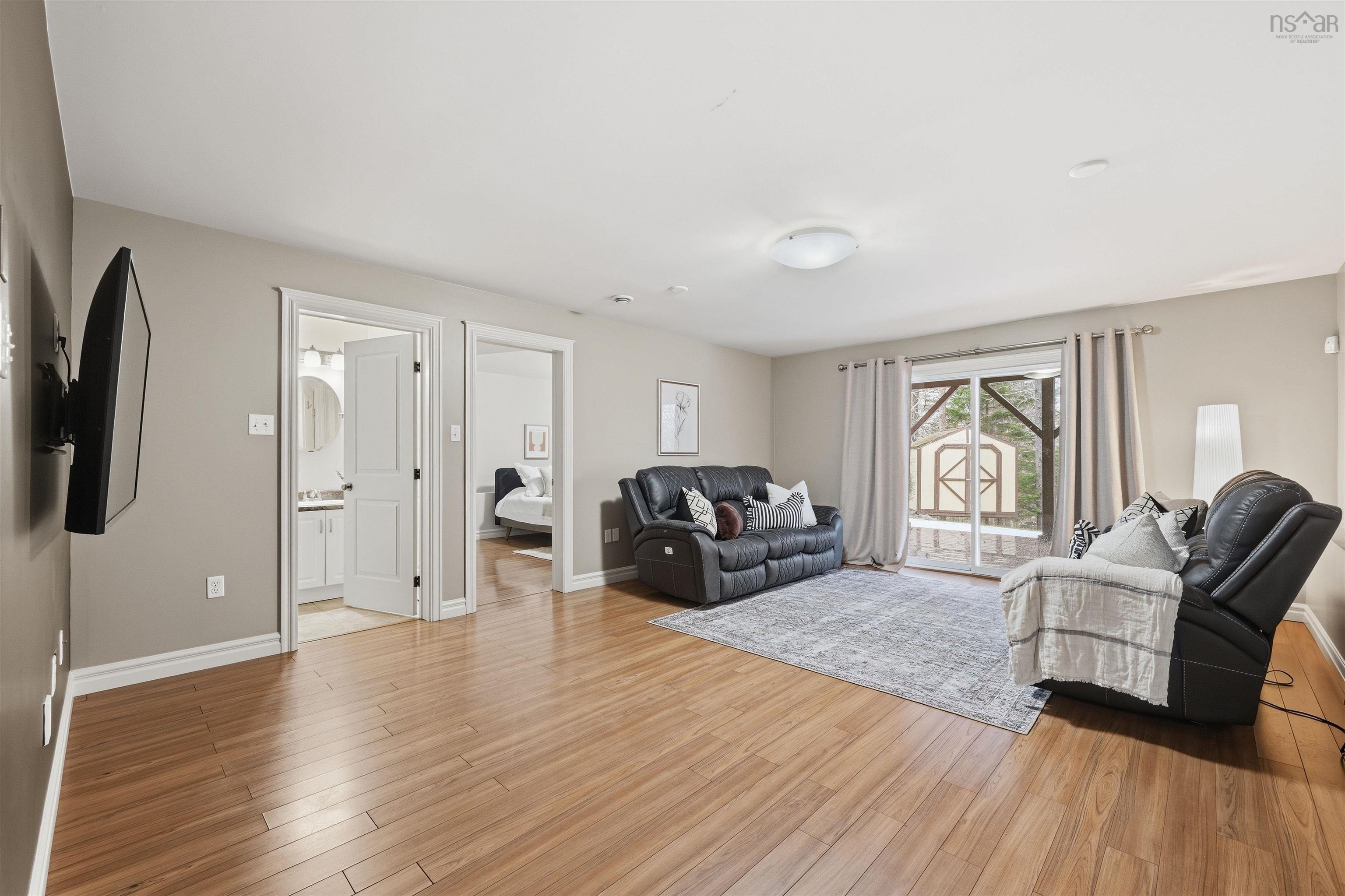 $724,900.00: 11 Stockton Ridge, Bedford