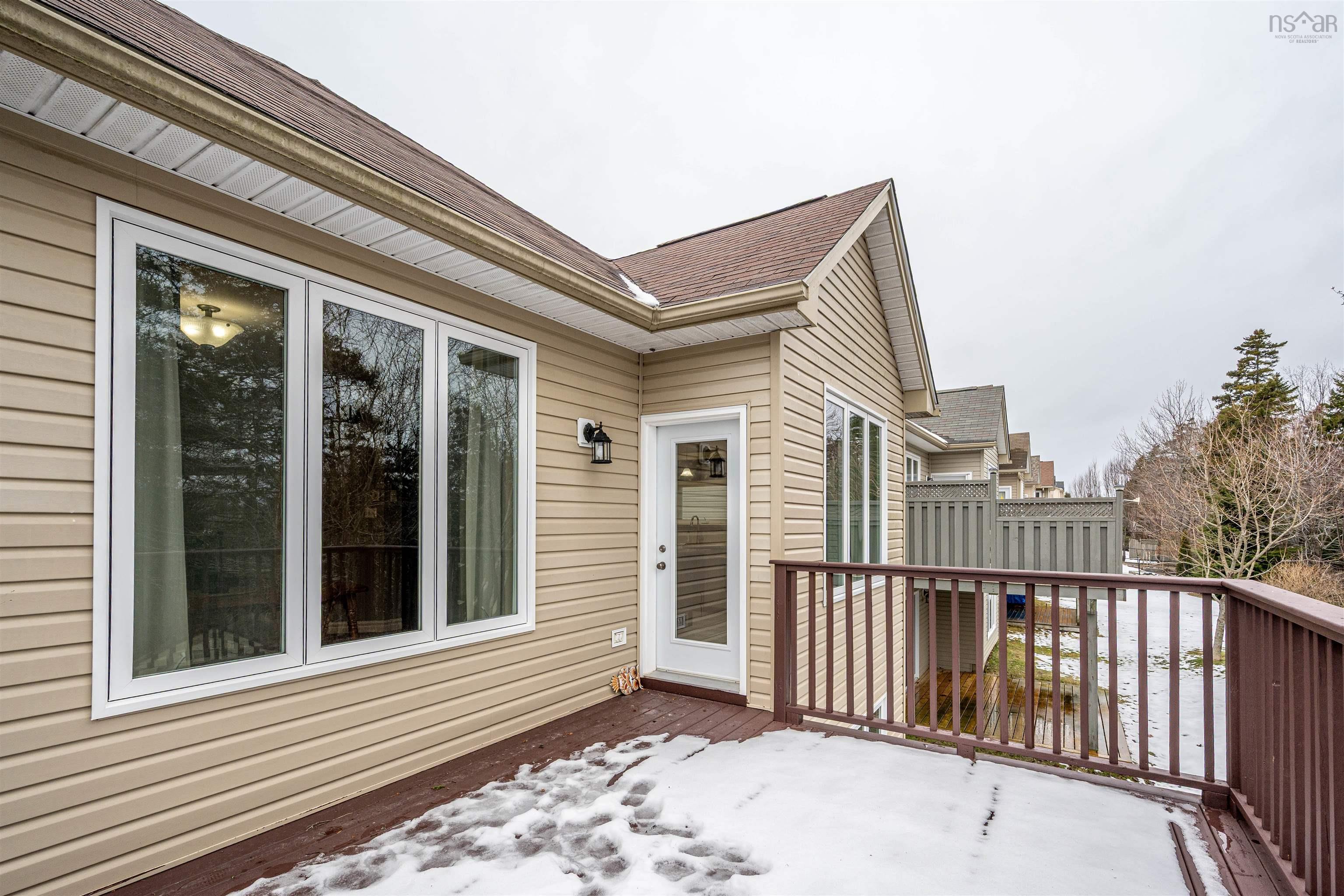 $724,900.00: 11 Stockton Ridge, Bedford