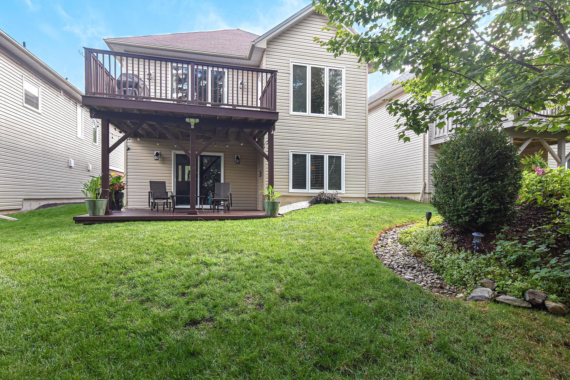 $724,900.00: 11 Stockton Ridge, Bedford