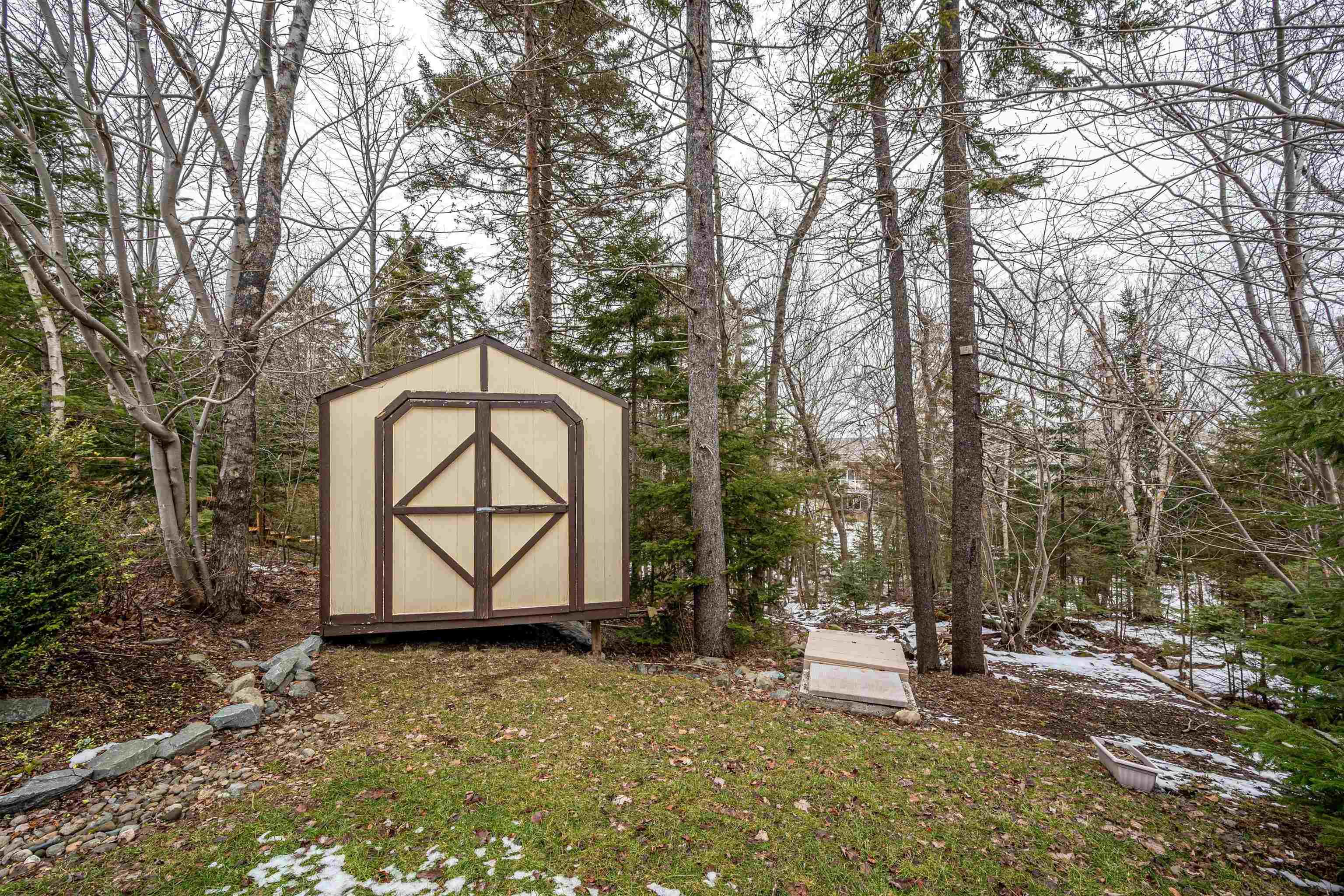 $724,900.00: 11 Stockton Ridge, Bedford