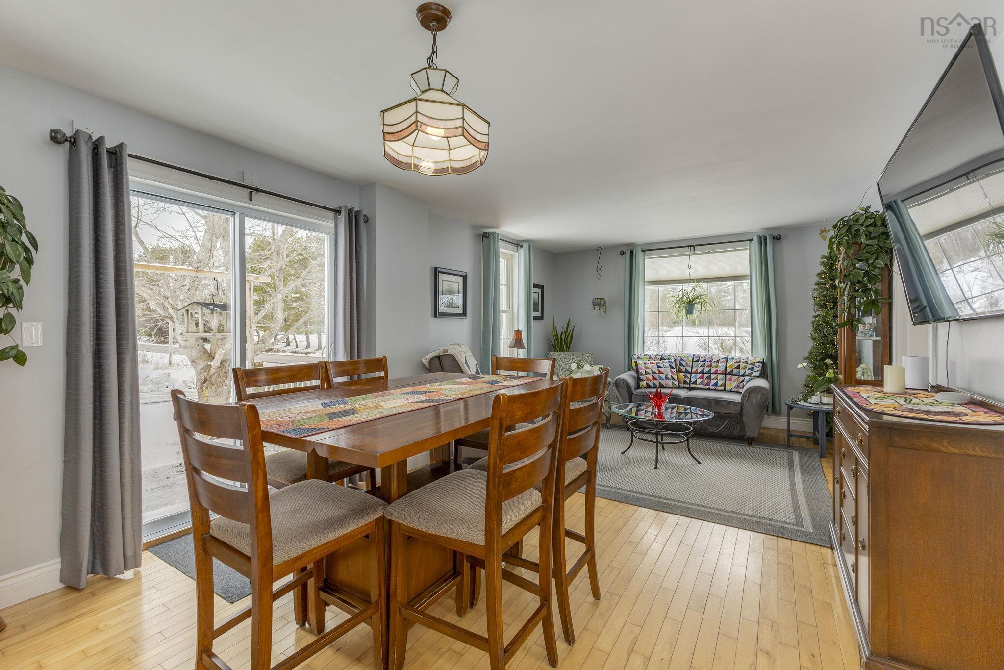 $324,900.00: 43 Harris Road, Haliburton