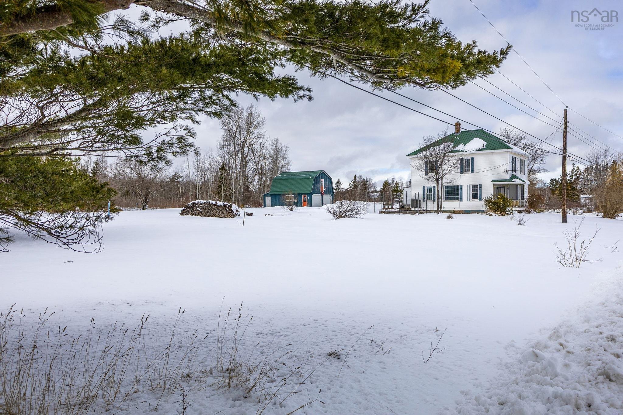 $324,900.00: 43 Harris Road, Haliburton