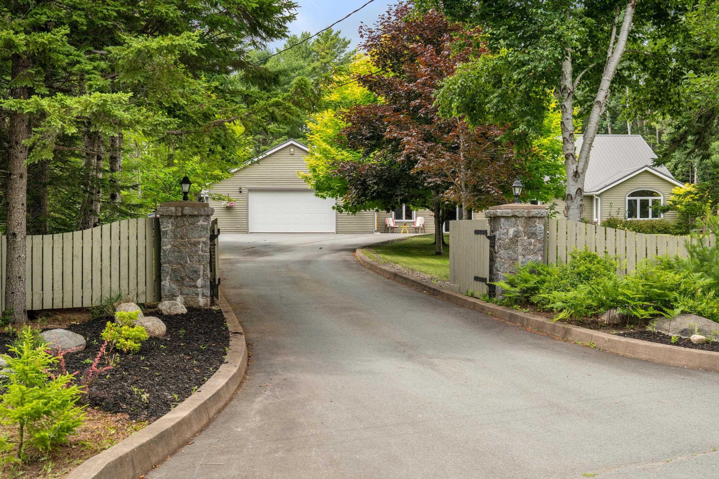 $1,099,000.00: 532 Oakland Road, Indian Point