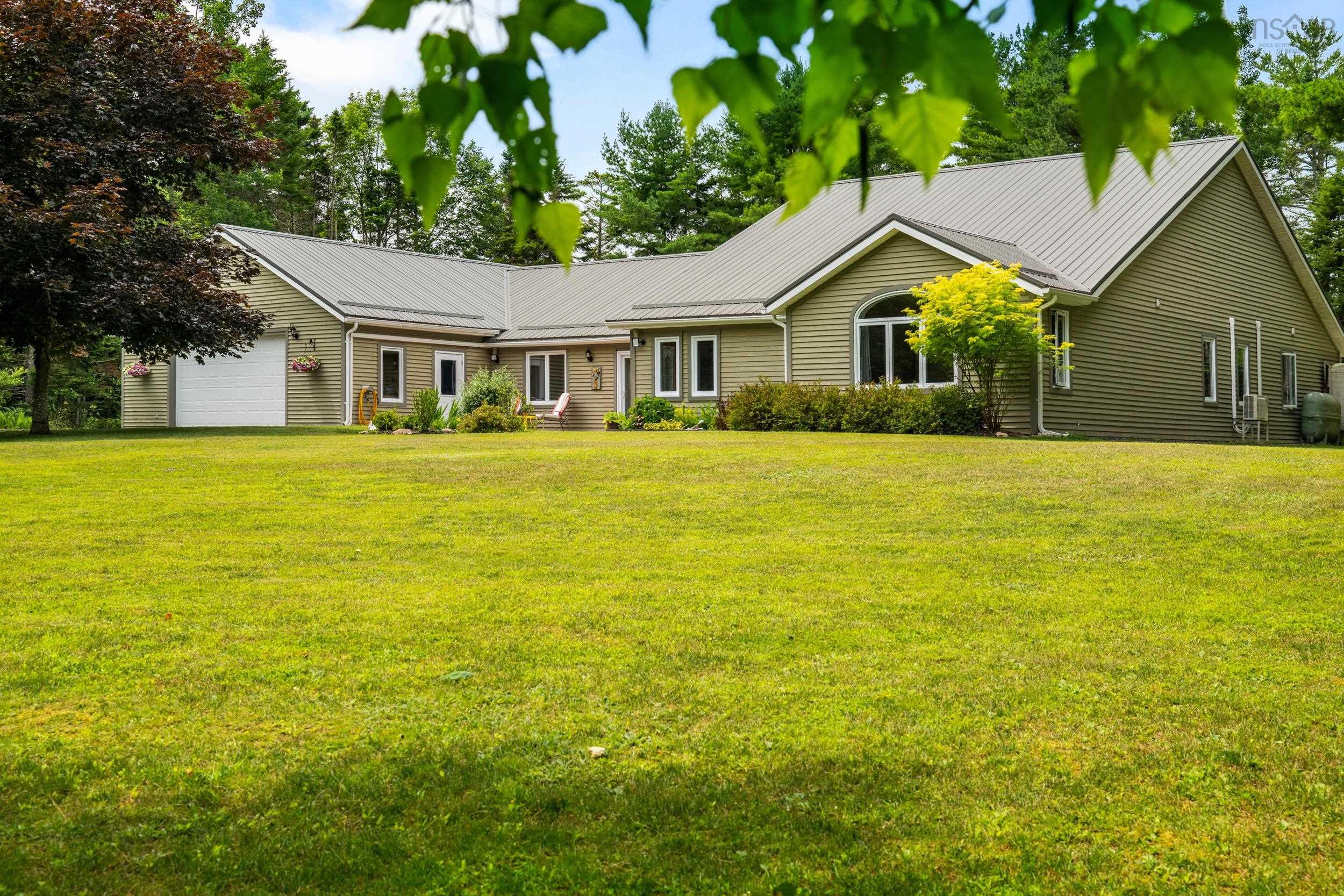 $1,099,000.00: 532 Oakland Road, Indian Point