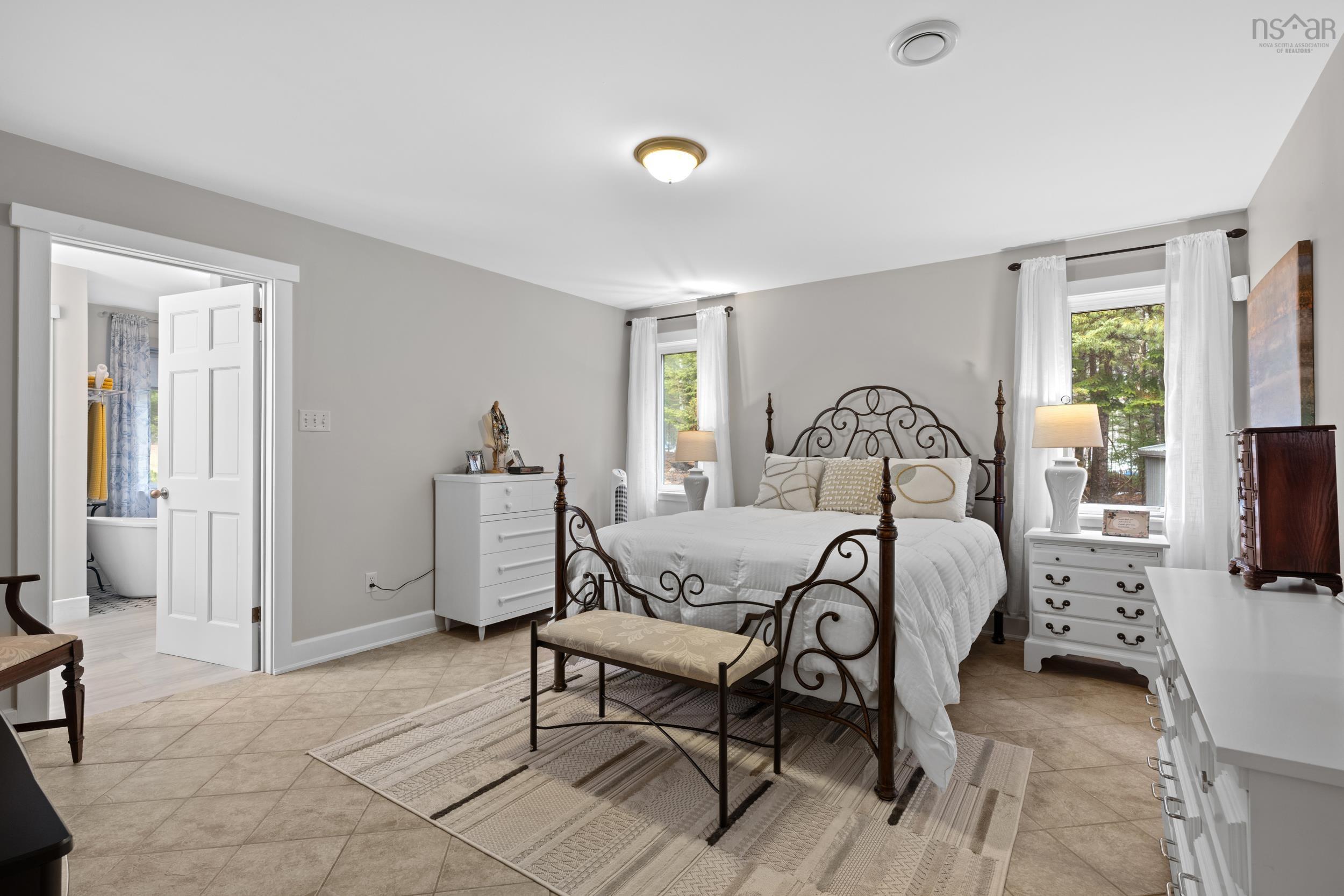 $1,099,000.00: 532 Oakland Road, Indian Point