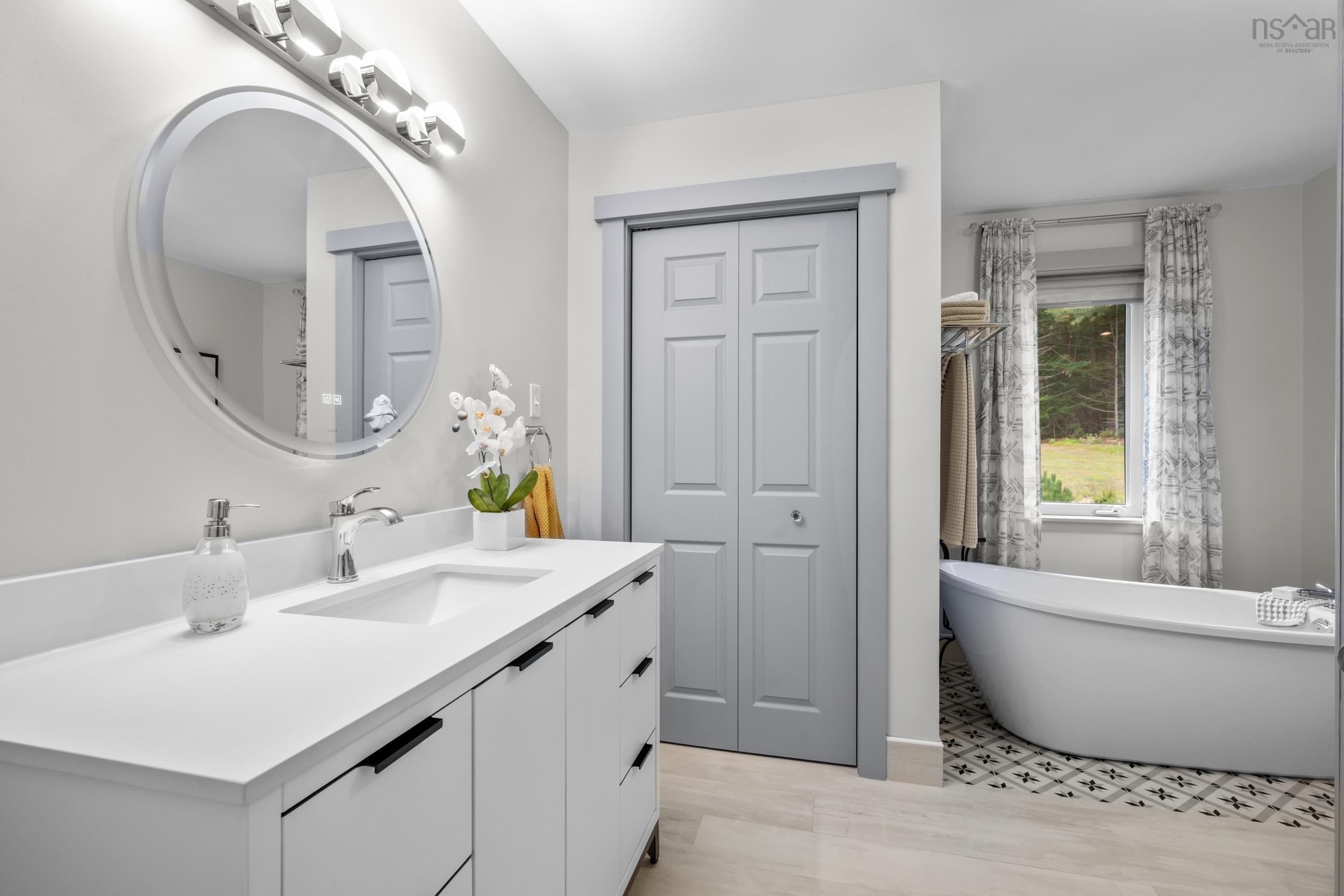 $1,099,000.00: 532 Oakland Road, Indian Point