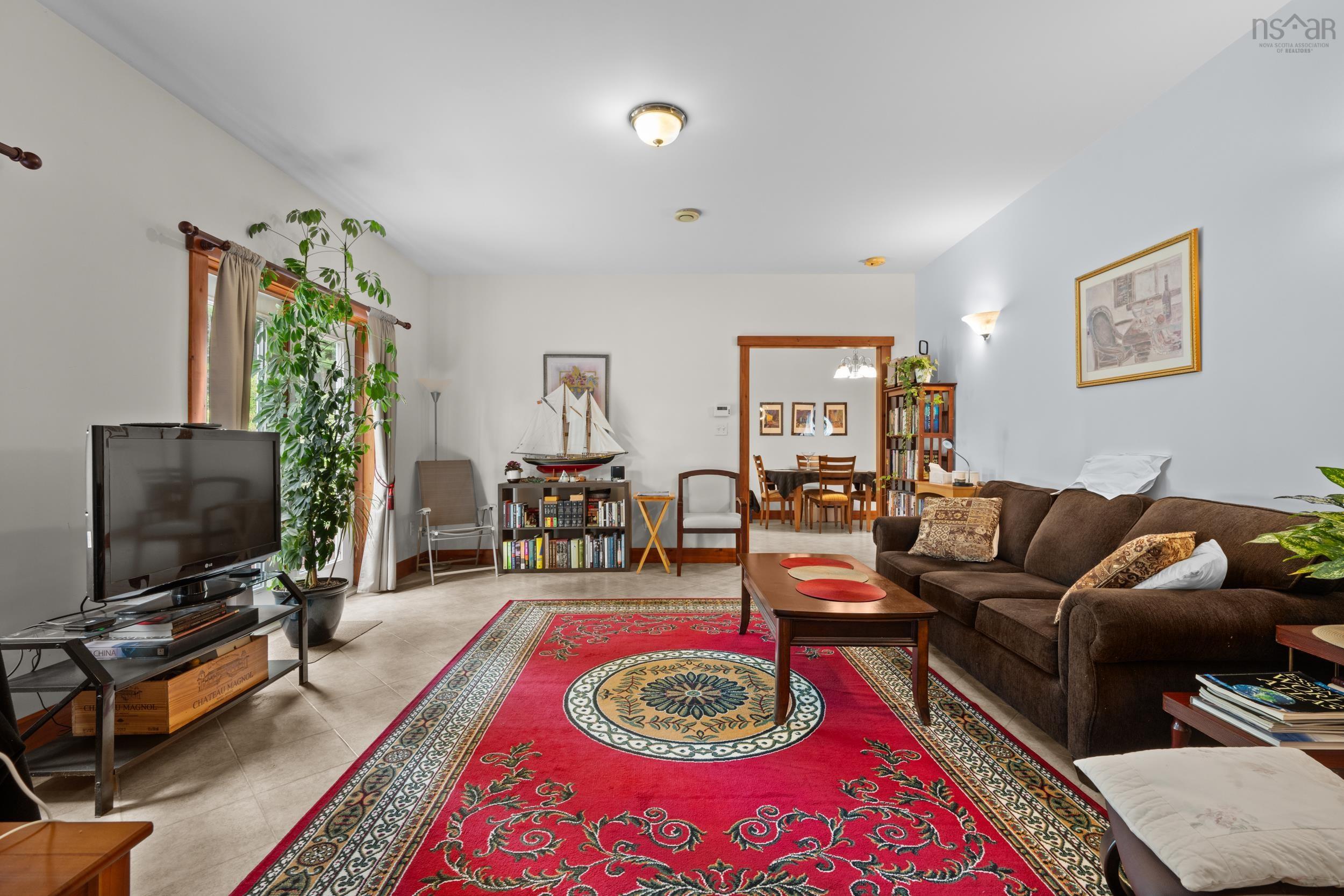 $1,099,000.00: 532 Oakland Road, Indian Point