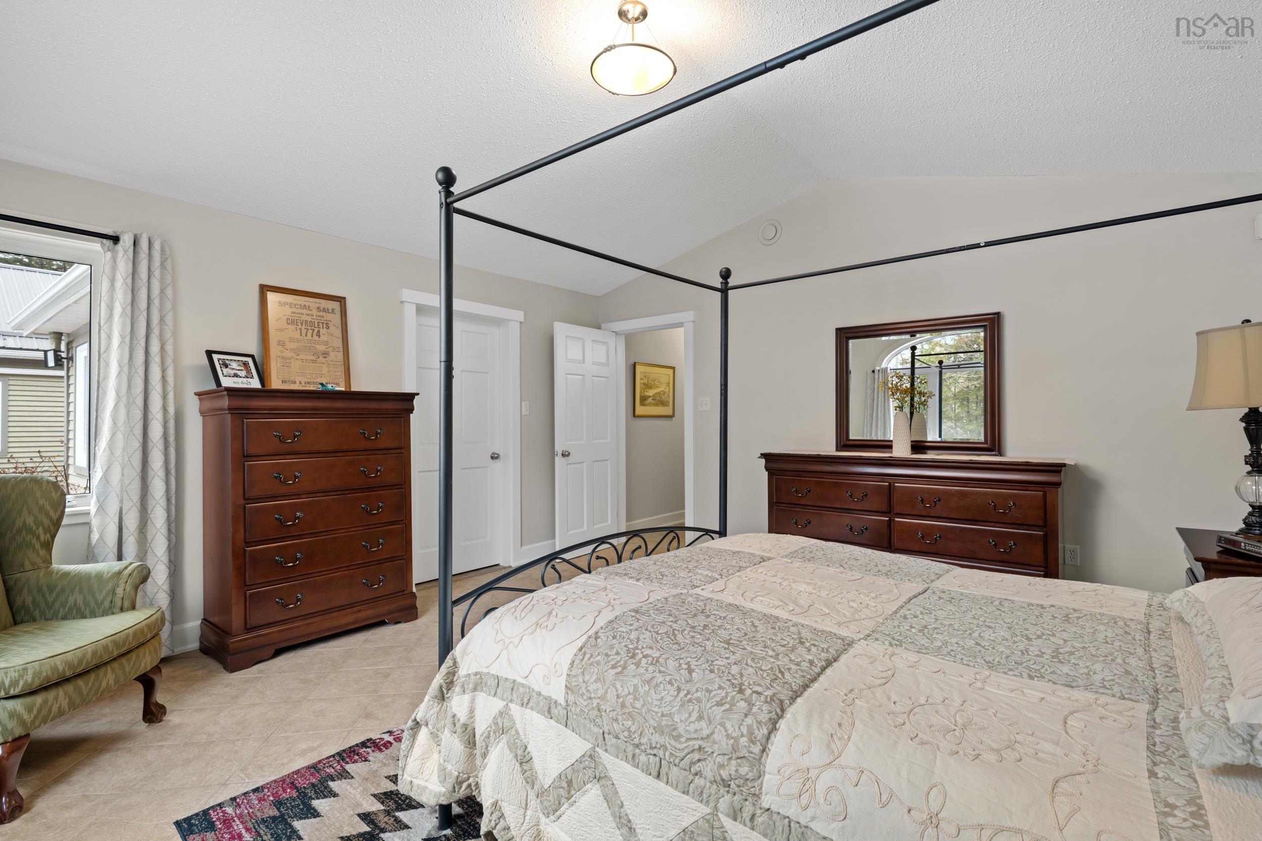 $1,099,000.00: 532 Oakland Road, Indian Point