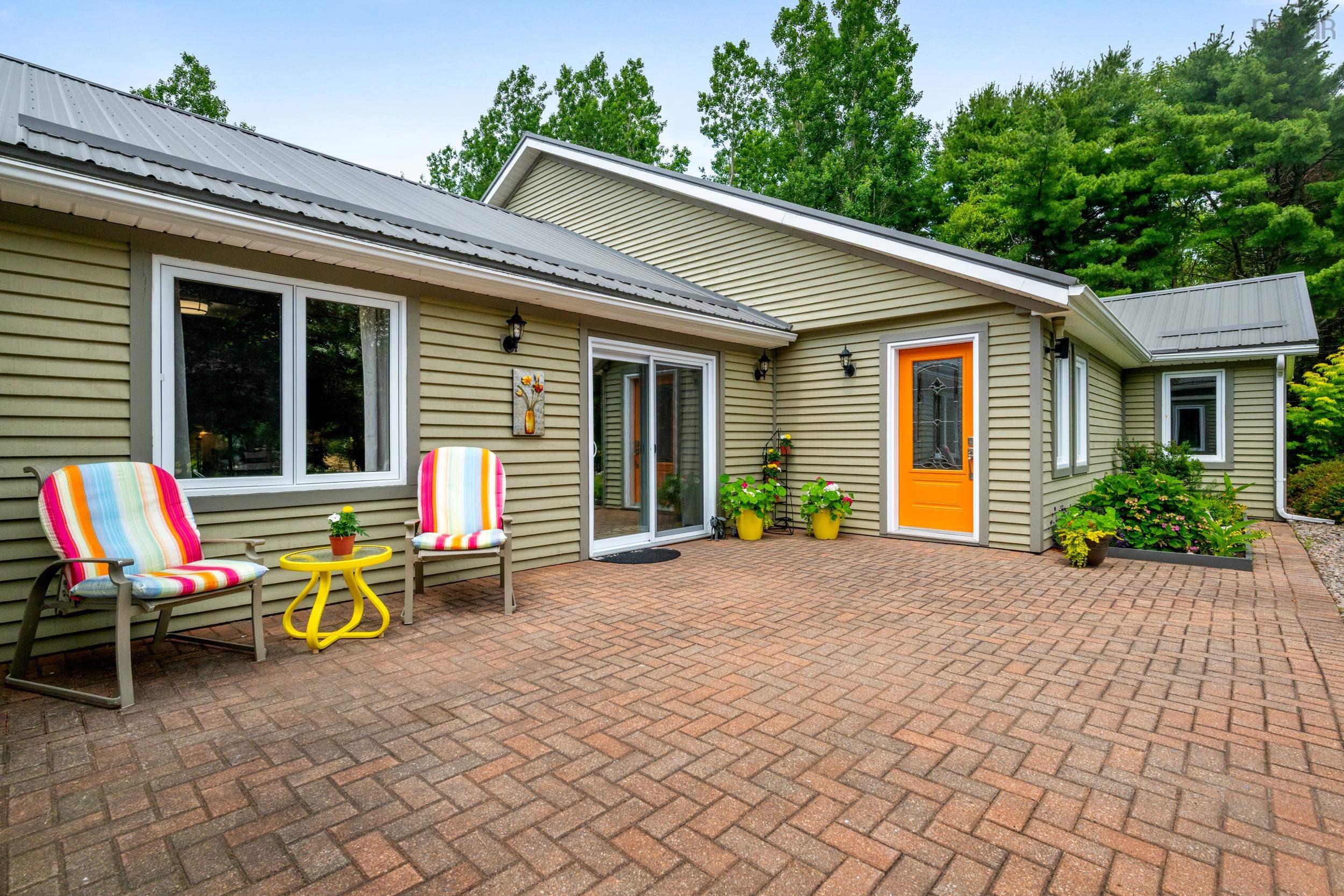 $1,099,000.00: 532 Oakland Road, Indian Point