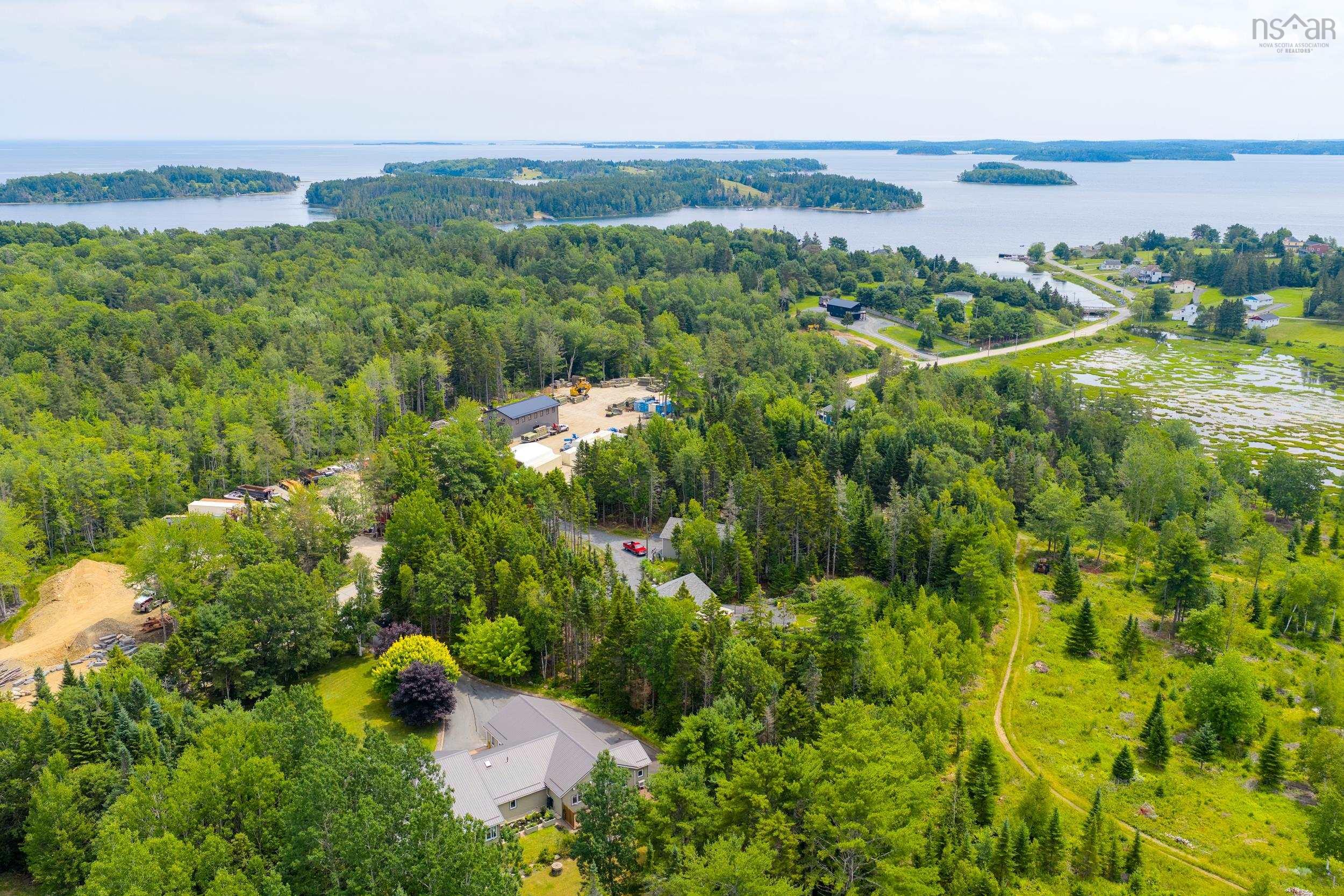 $1,099,000.00: 532 Oakland Road, Indian Point