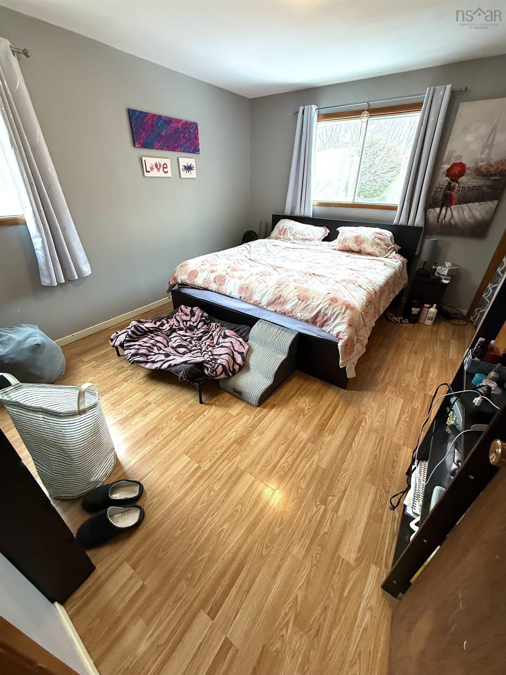 $299,900.00: 102 Elizabeth Avenue, Bridgewater