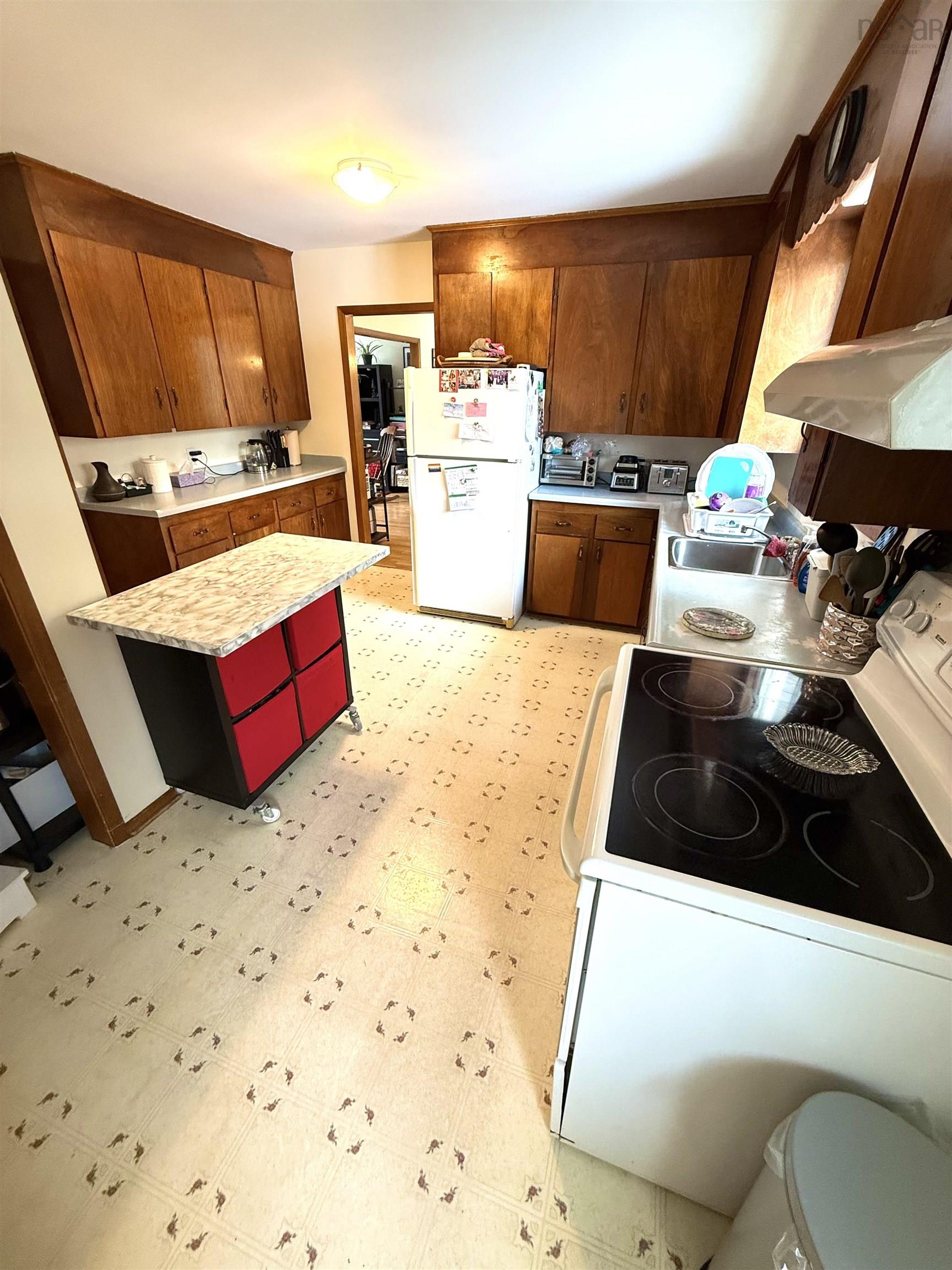 $299,900.00: 102 Elizabeth Avenue, Bridgewater