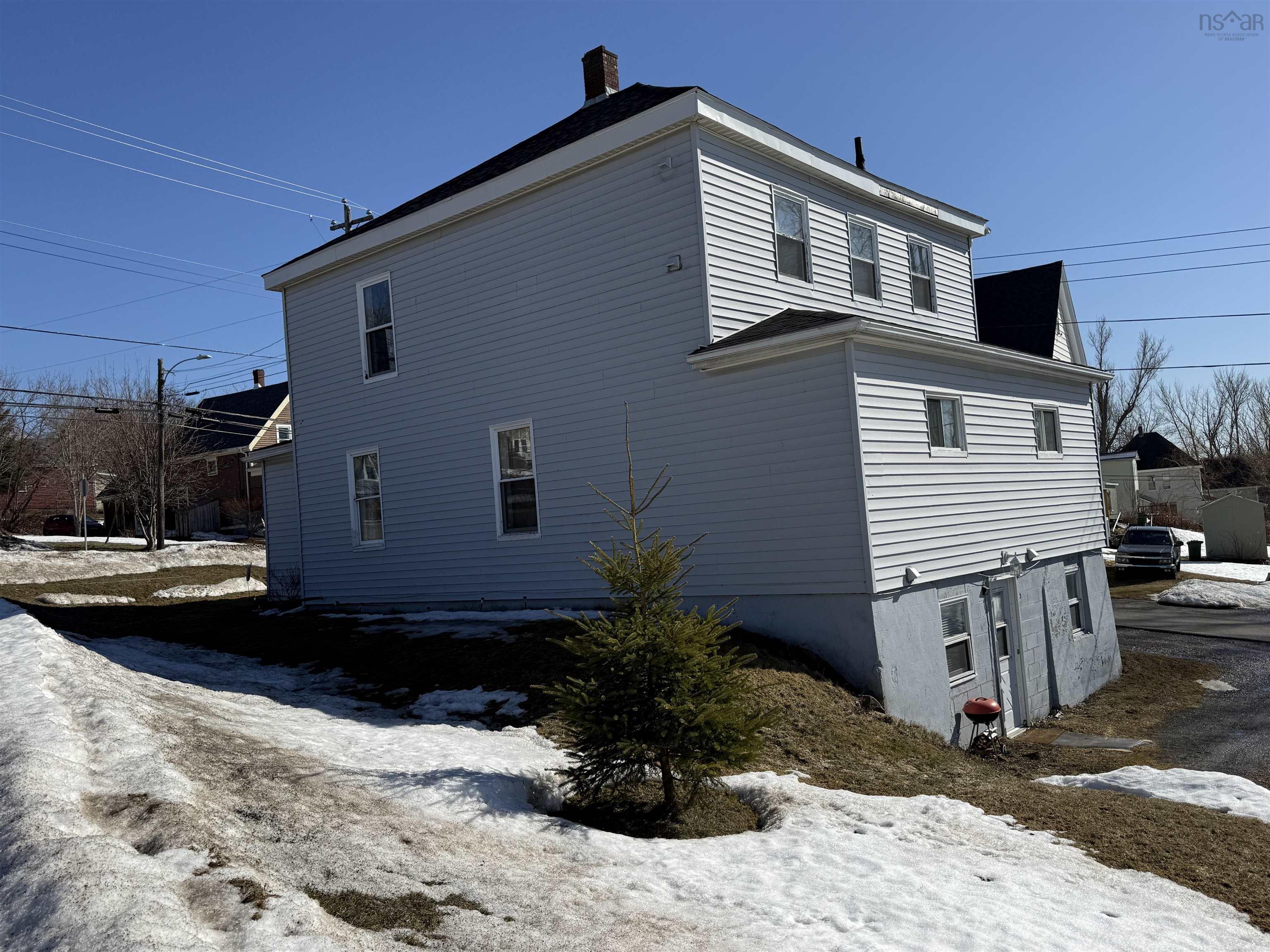 $425,000.00: 49 High Street, Trenton