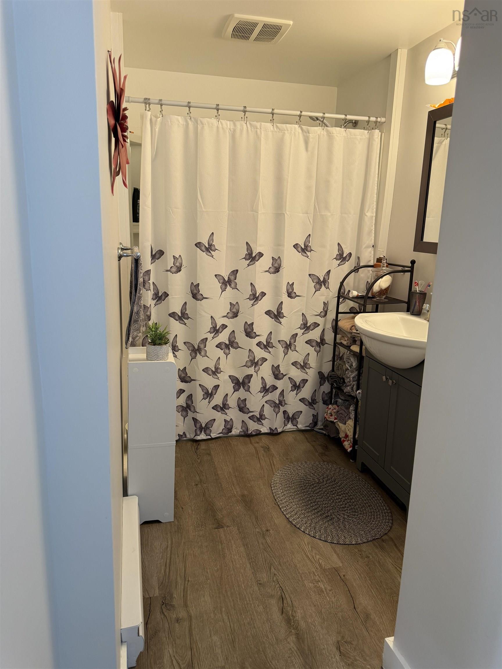 $425,000.00: 49 High Street, Trenton