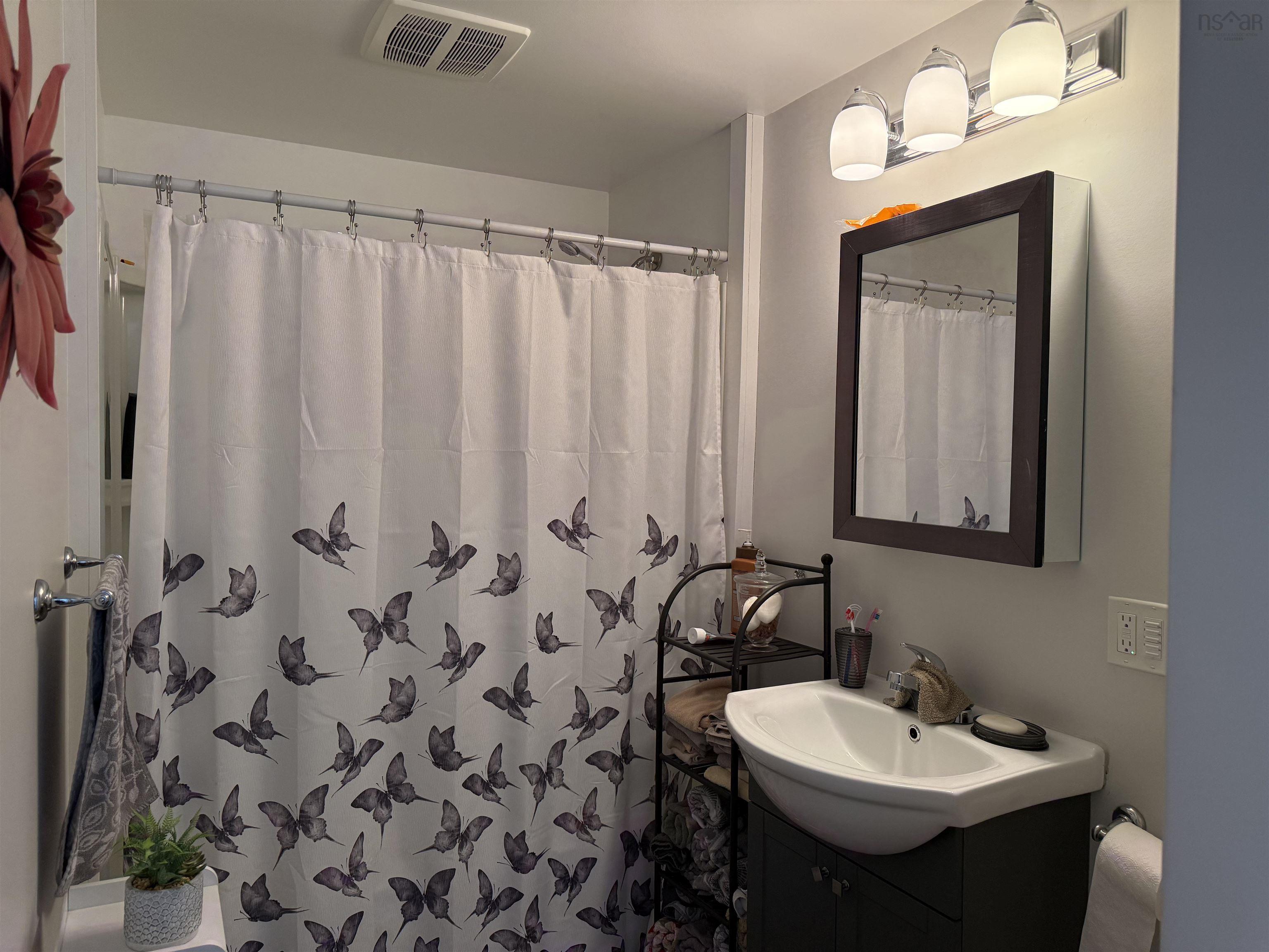 $425,000.00: 49 High Street, Trenton