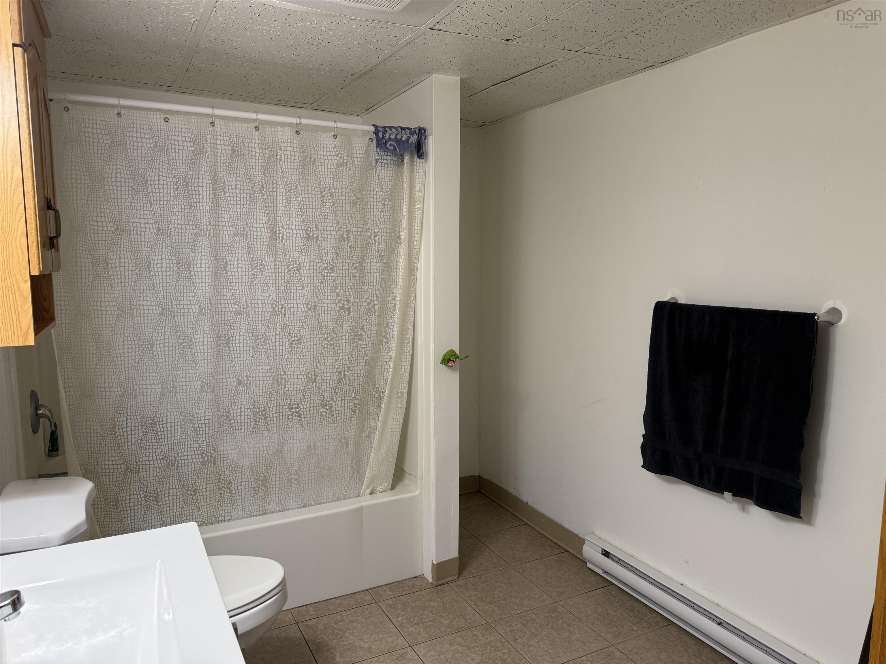 $425,000.00: 49 High Street, Trenton