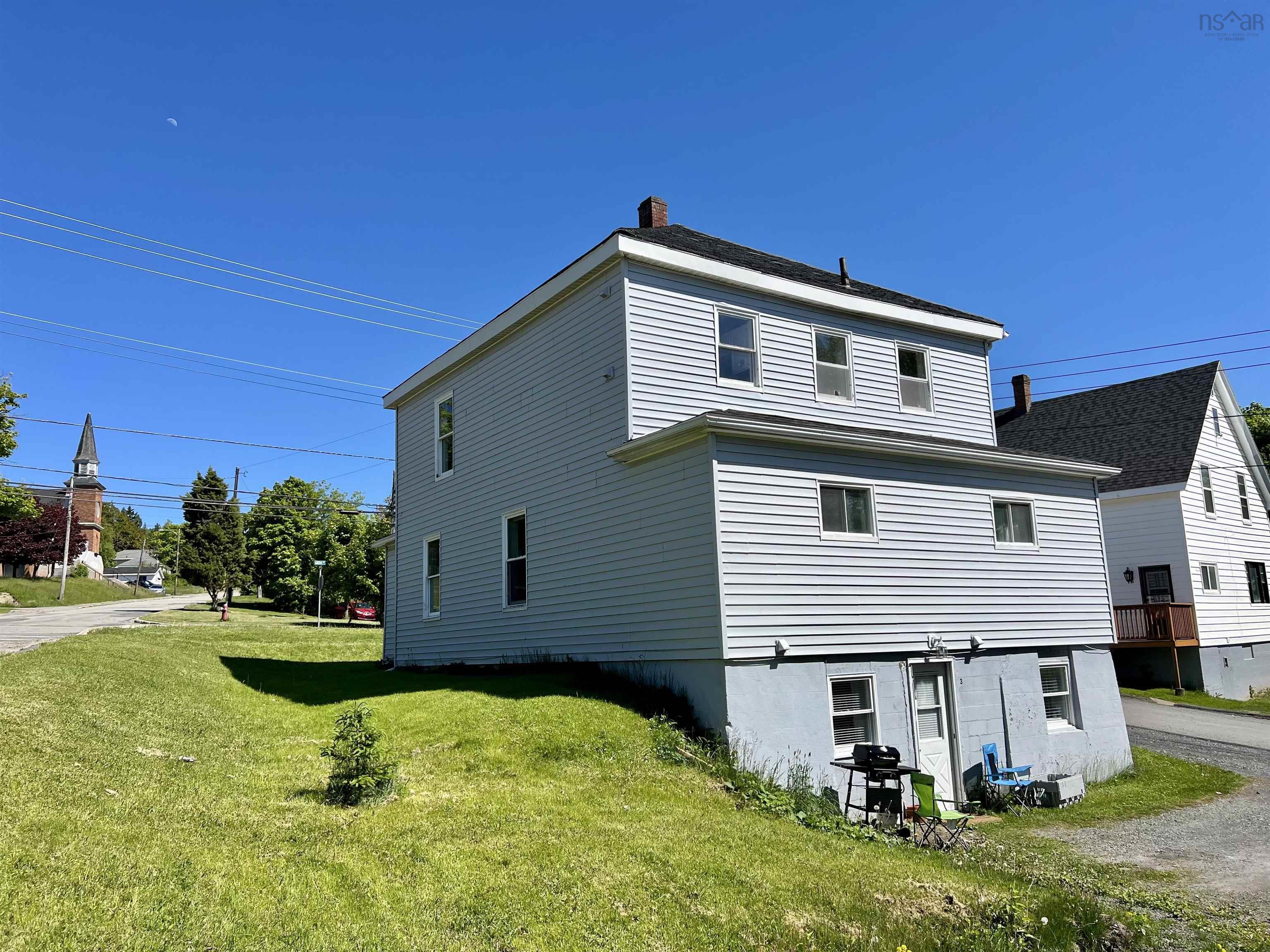 $425,000.00: 49 High Street, Trenton