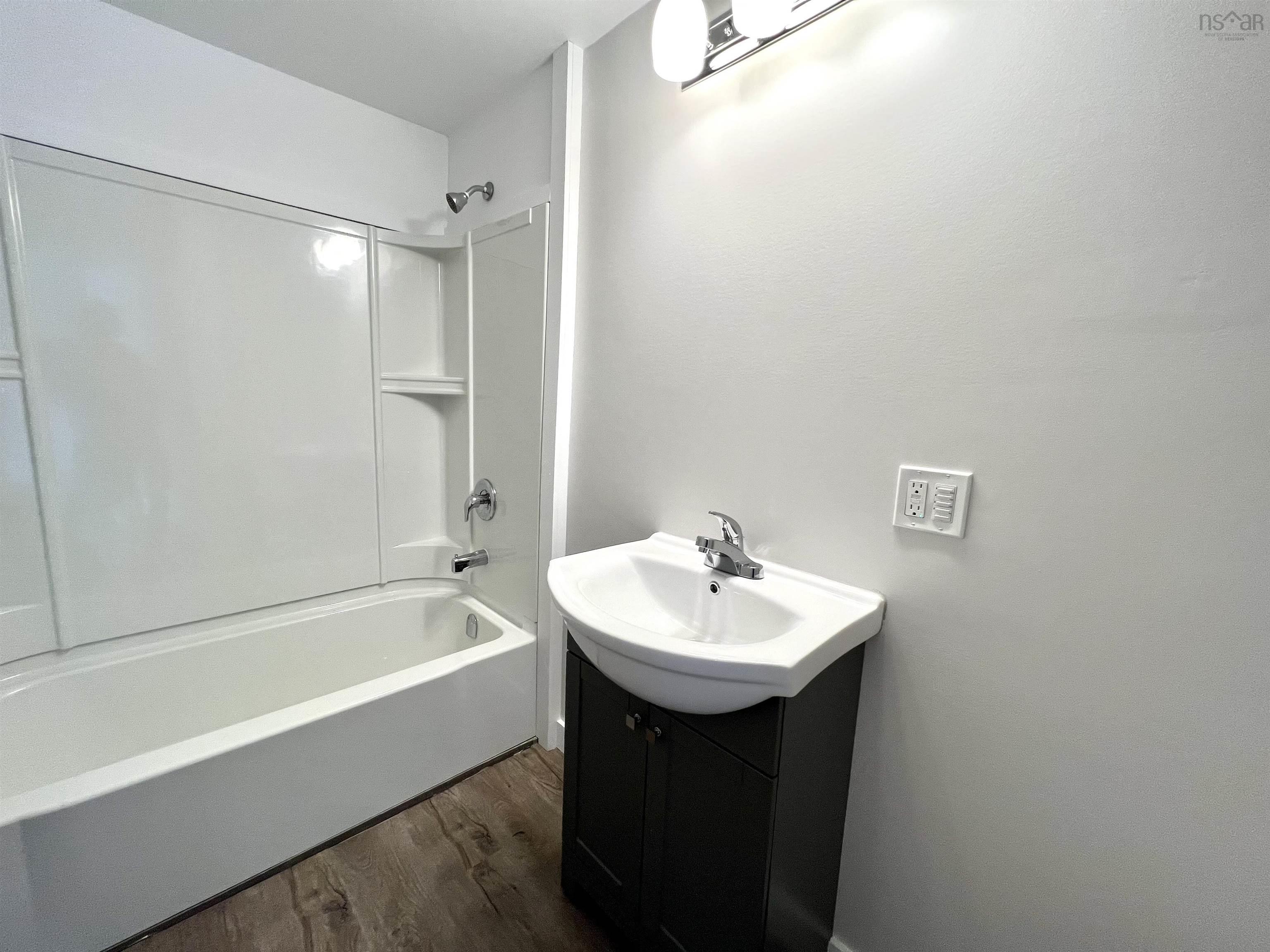 $425,000.00: 49 High Street, Trenton