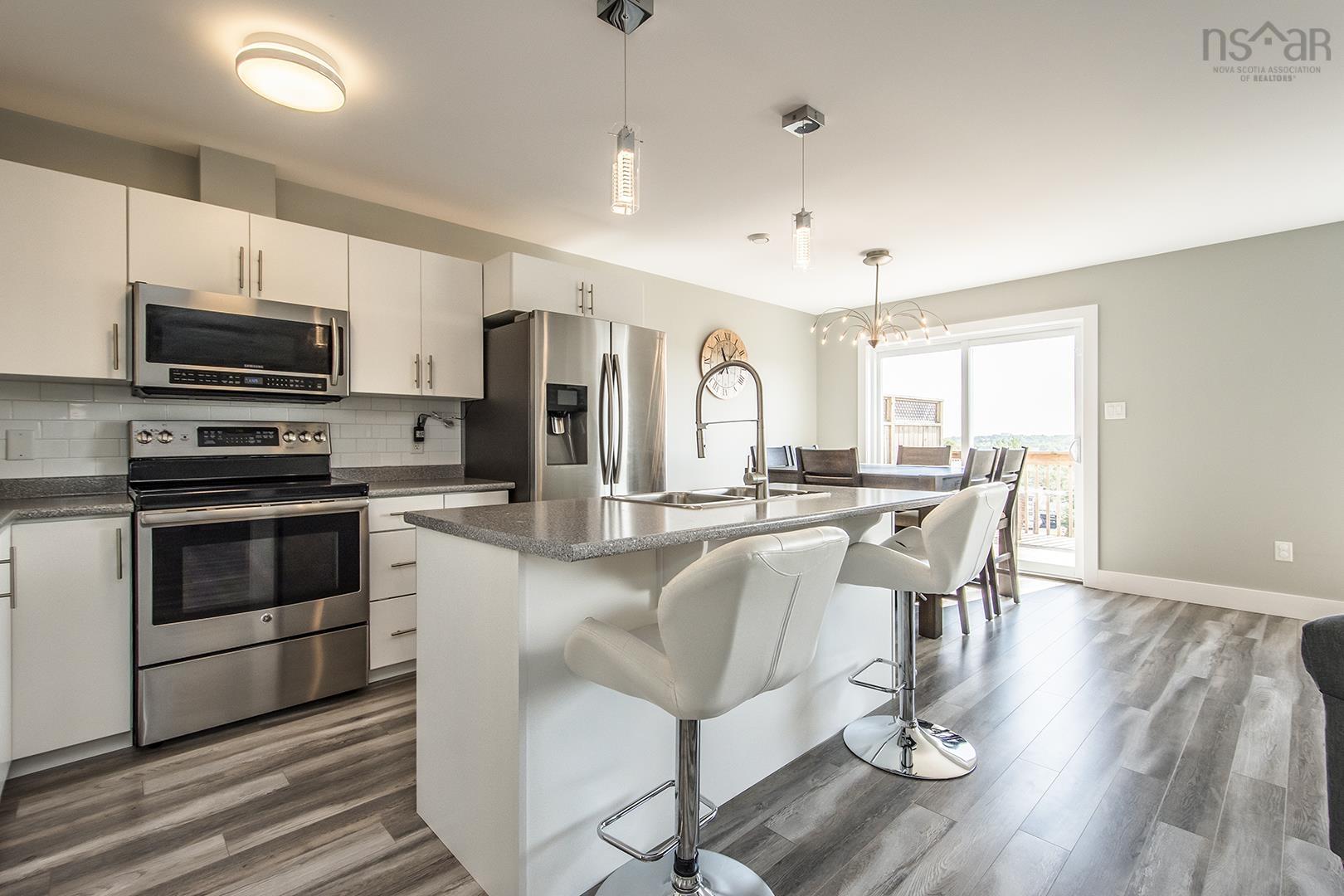 $580,000.00: 99 Executive Drive, Middle Sackville